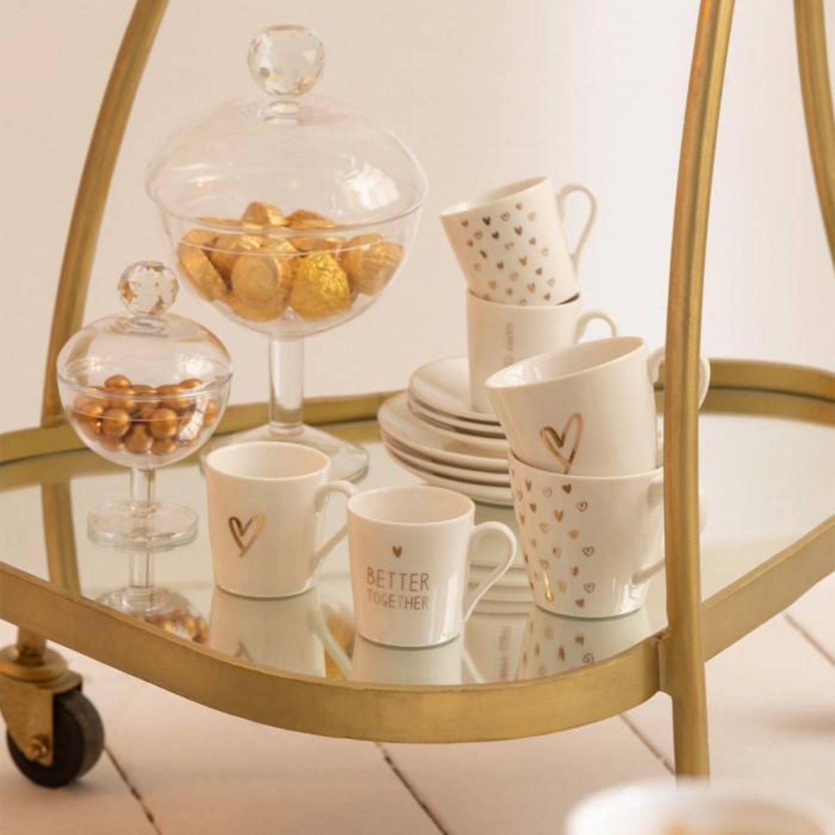 Paris Prix Lot de 4 Tasses à Thé & Sous-Tasses  Cœur  22cl Blanc