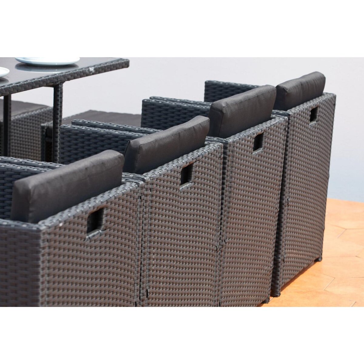 CONCEPT USINE Table et chaises 12 places encastrables en résine noir-noir MIAMI