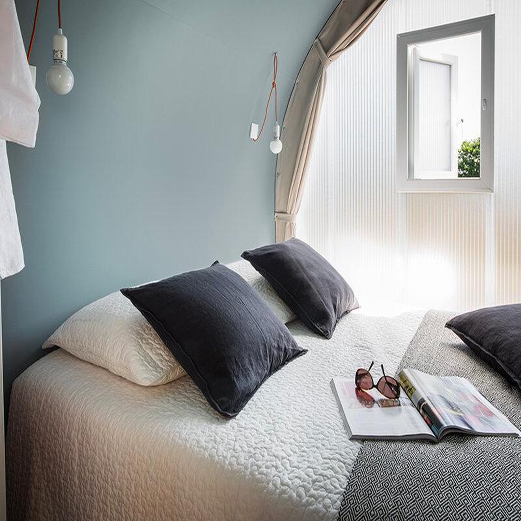 Voir la diapositive 2 : Smartbox 2 jours insolites en famille en coco sweet dans un camping 4* près des sables-d'olonne avec minigolf - coffret cadeau séjour