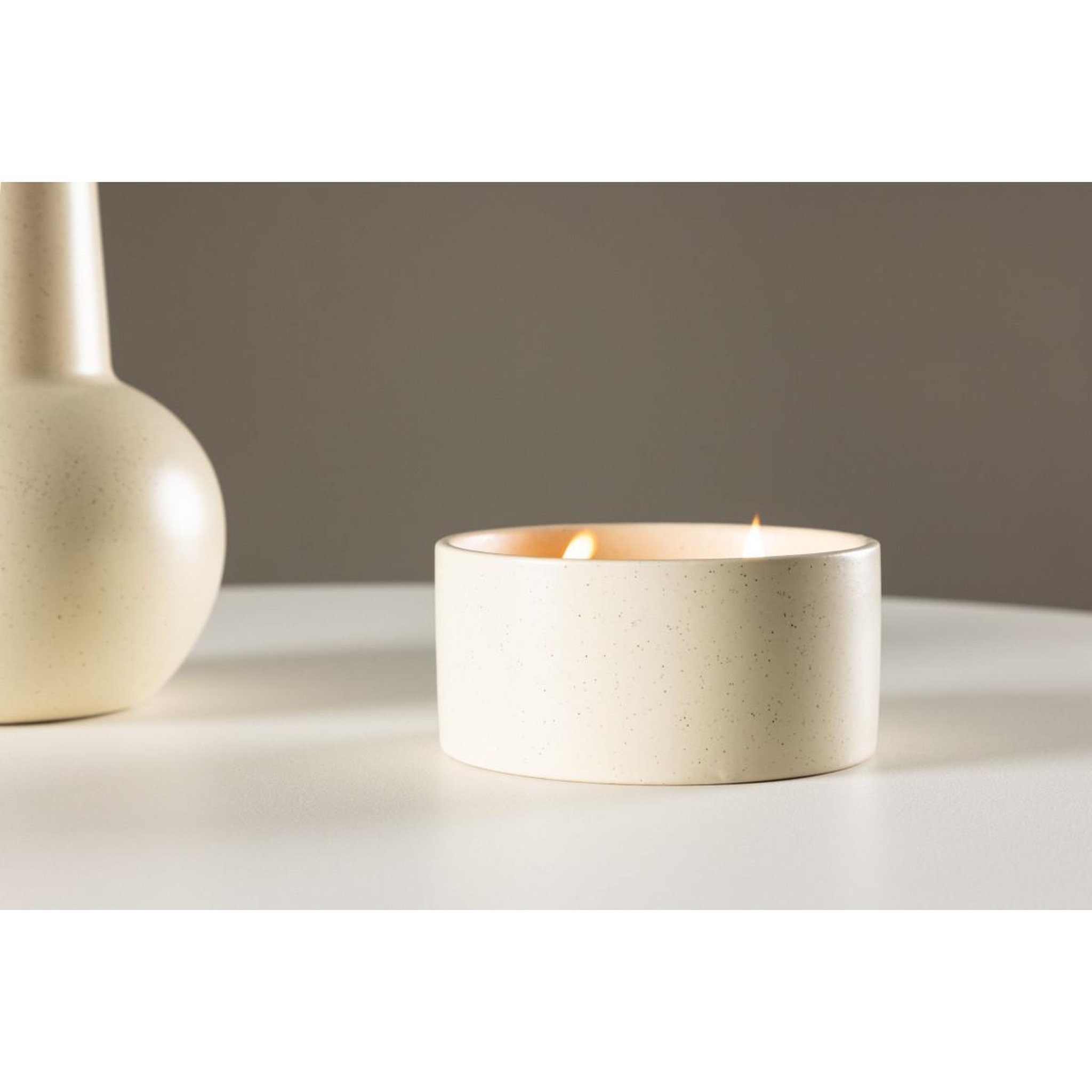 Voir la diapositive 6 : Paris Prix Bougie parfumée fraîcheur marine  douglas  750g beige & noir