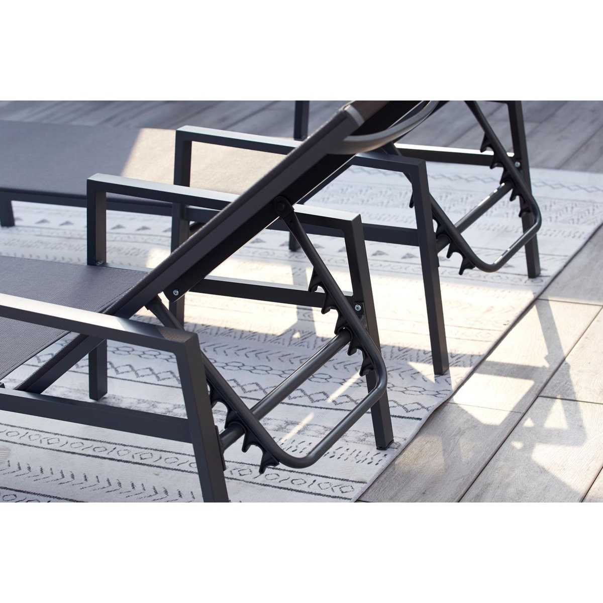 CONCEPT USINE Lot de 2 transats et une table d'appoint gris BARI