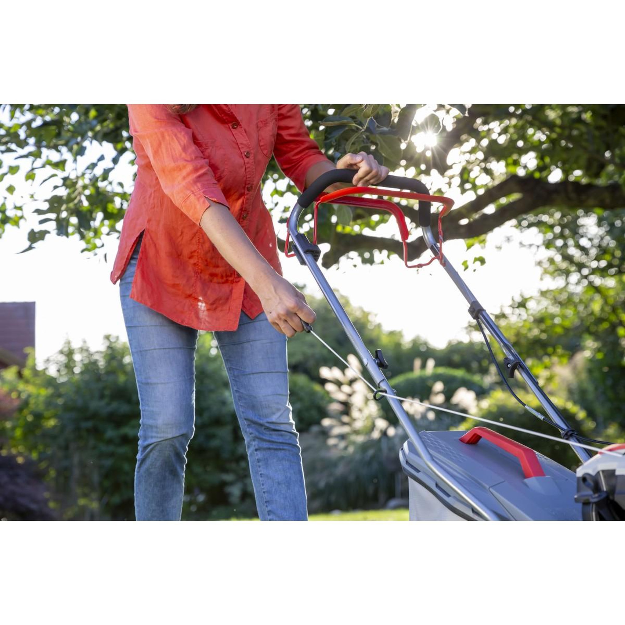 Voir la diapositive 5 : Ikra Tondeuse à gazon autotractée 1000m2 - 3,5CV 145Cm3 Coupe 41.8cm Mulching Moteur 4T Bac 40L IKRA