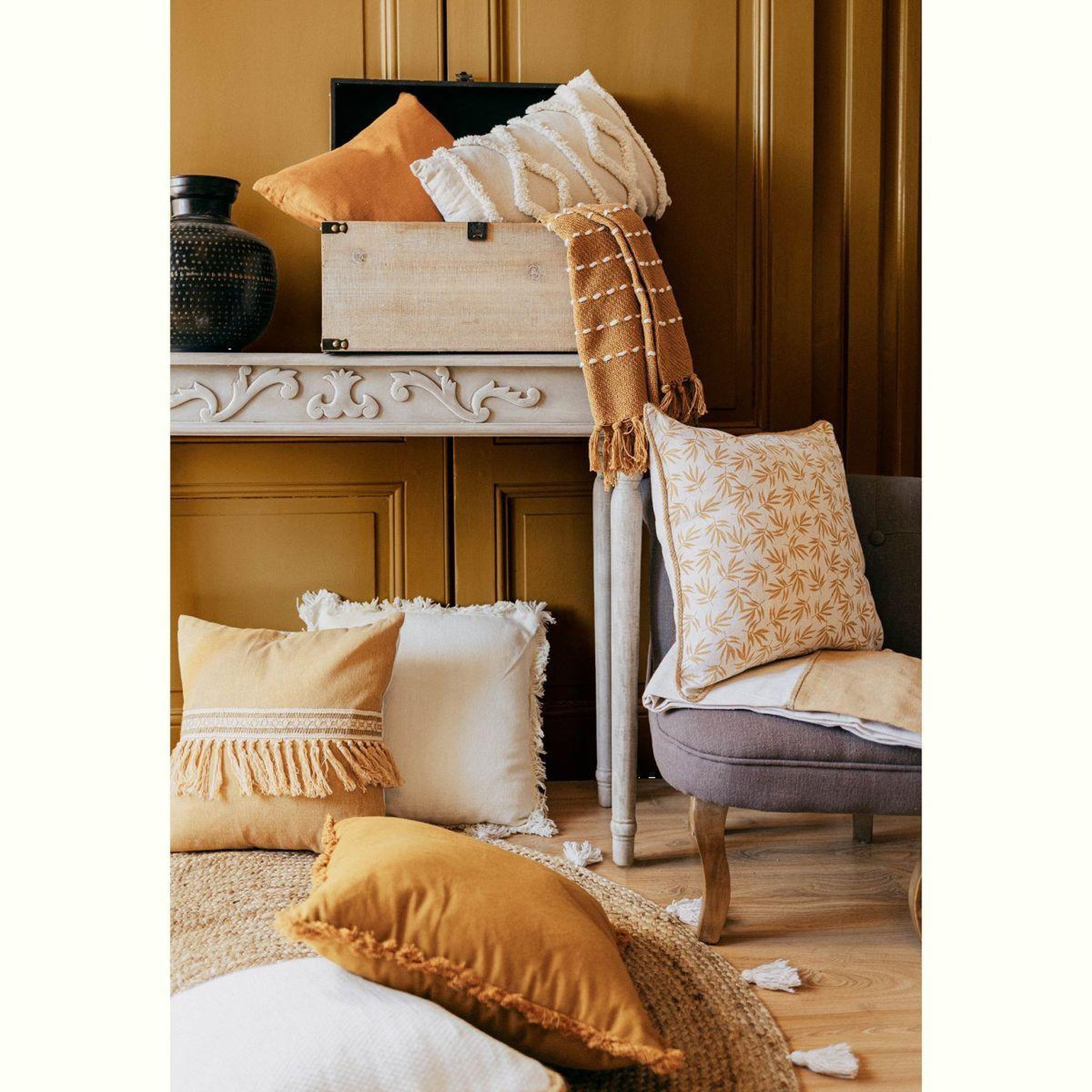 Voir la diapositive 6 : Douceur d'Intérieur Coussin déco franges  janara  45x45cm ocre