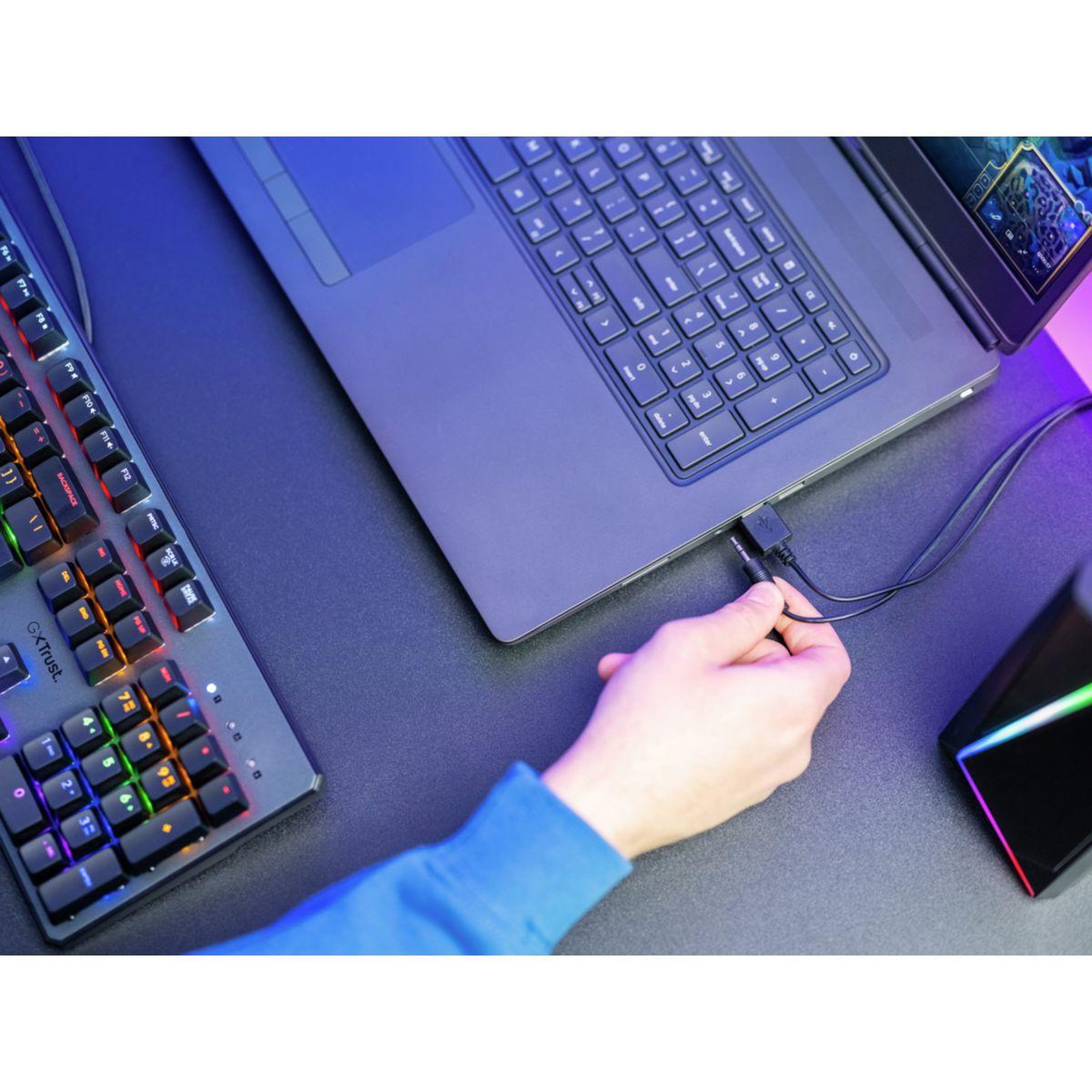 Voir la diapositive 5 : Trust Enceinte PC ZOXA 2.0 RGB LED  GXT609