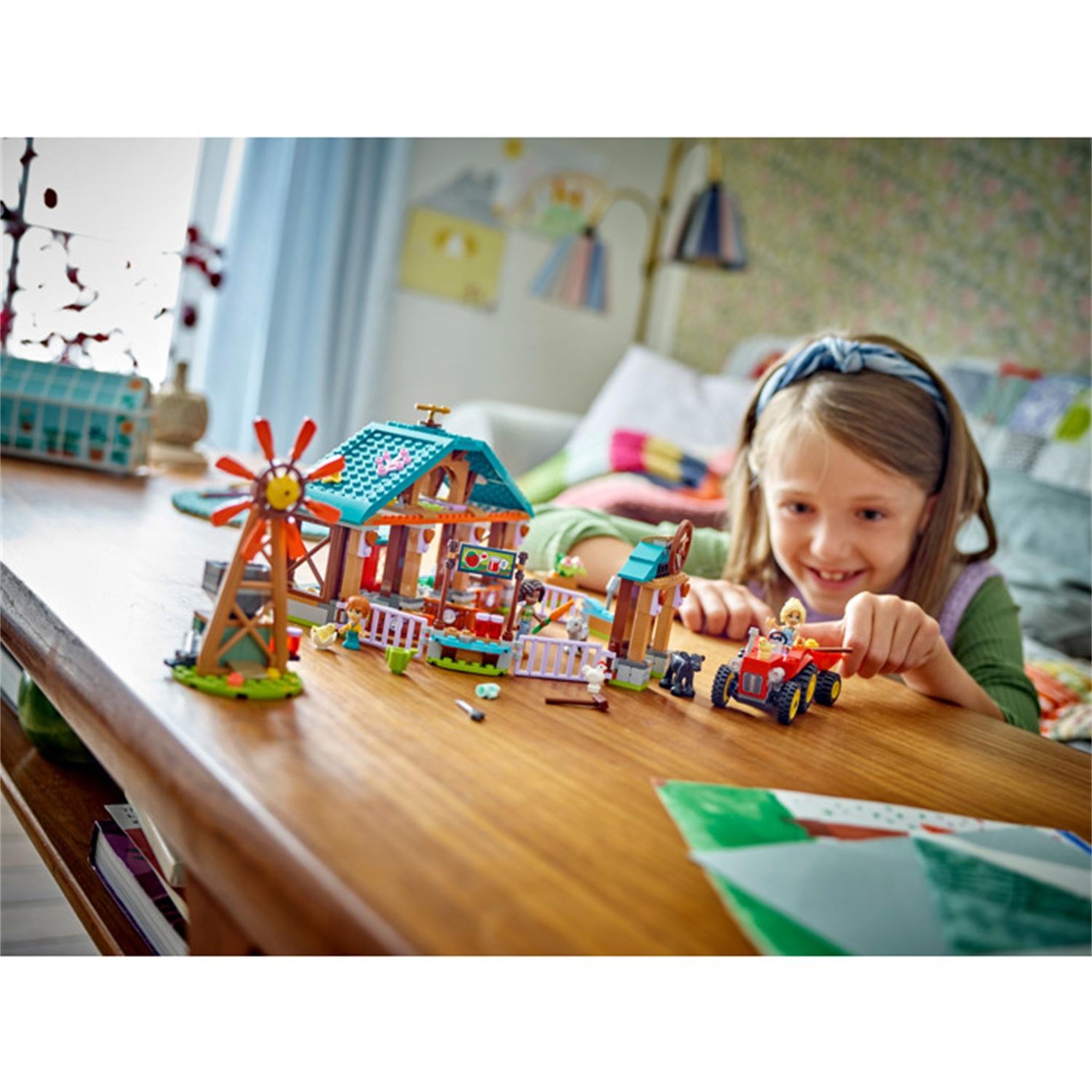 Voir la diapositive 3 : LEGO Friends Le refuge des animaux de la ferme