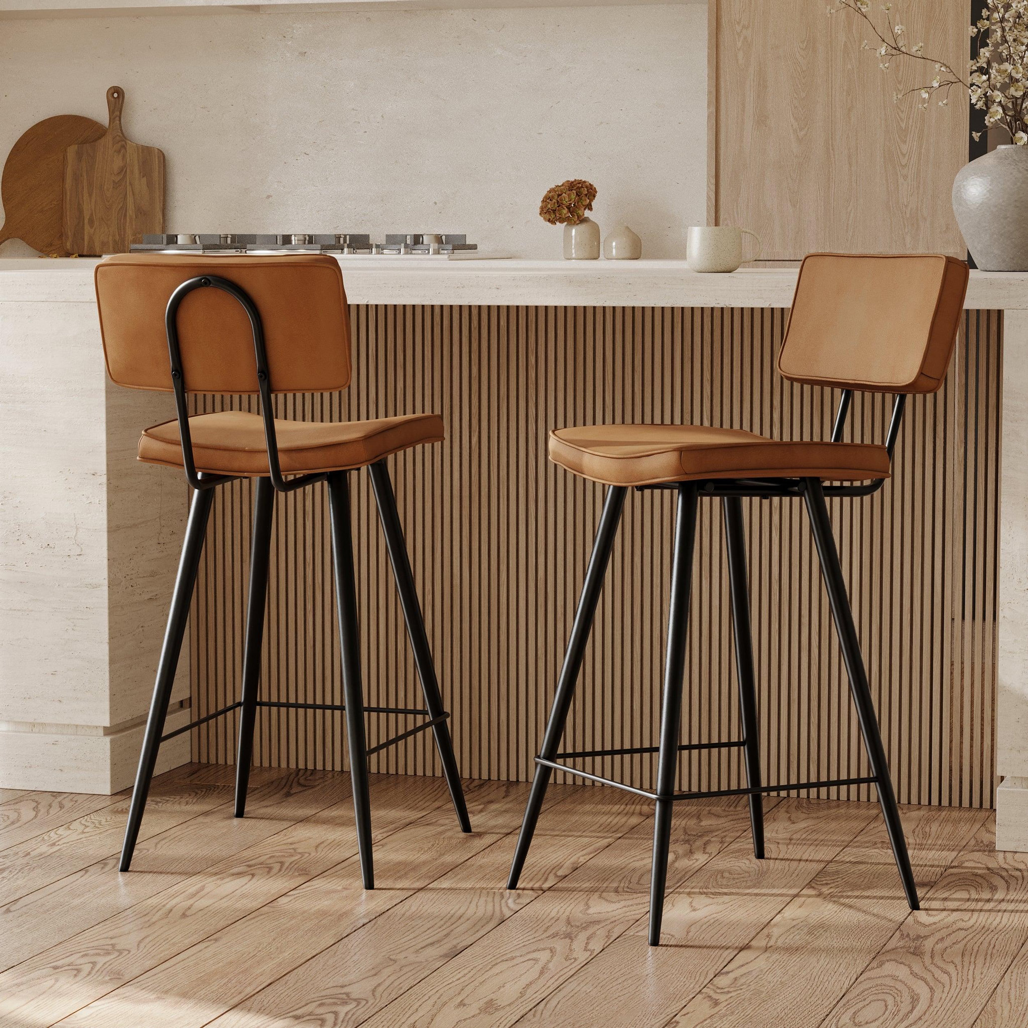 Voir la diapositive 2 : MAISON PAVANE Lot de 2 chaises pour îlot central 66 cm en cuir synthétique camel-texas