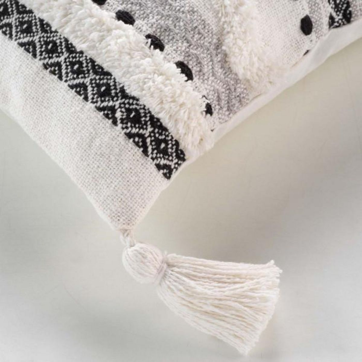 Paris Prix Housse de Coussin à Pompons  Emilia  40x40cm Noir & Blanc