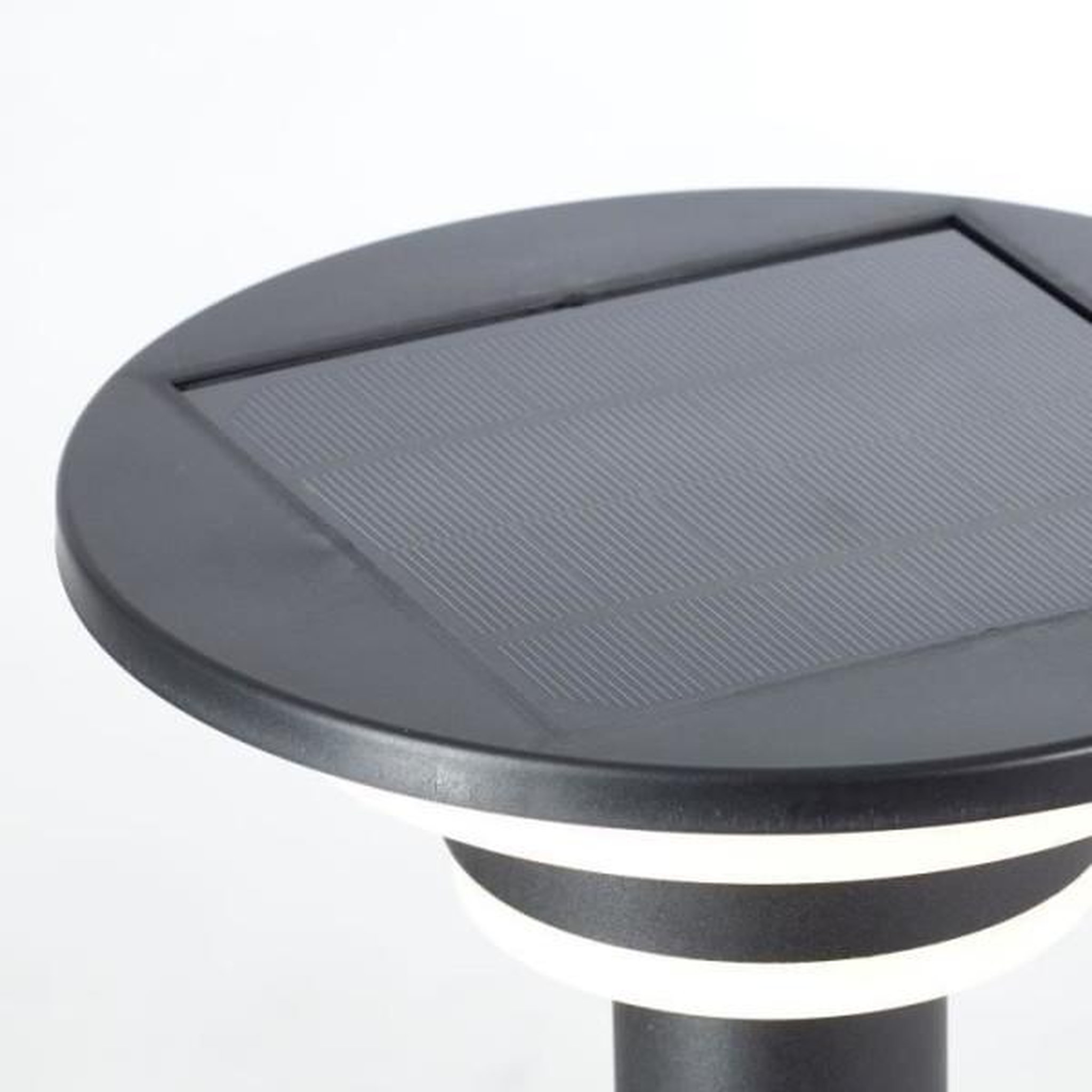 Voir la diapositive 3 : BRILLIANT Borne extérieure - BRILLIANT - GARVINA - LED et solaire - Détecteur de mouvement - Acier inoxydable et plastique - 4 W - Noir