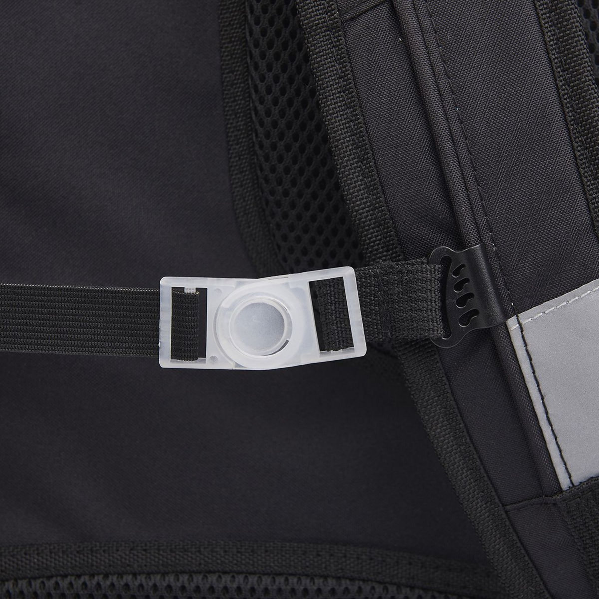 AUCHAN Cartable 41 cm CM1/CM2 noir bleu et rouge East Side