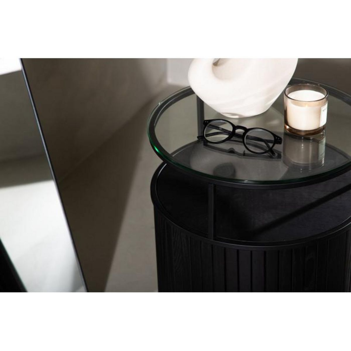 Paris Prix Table d'Appoint en Verre  Bovall  58cm Noir