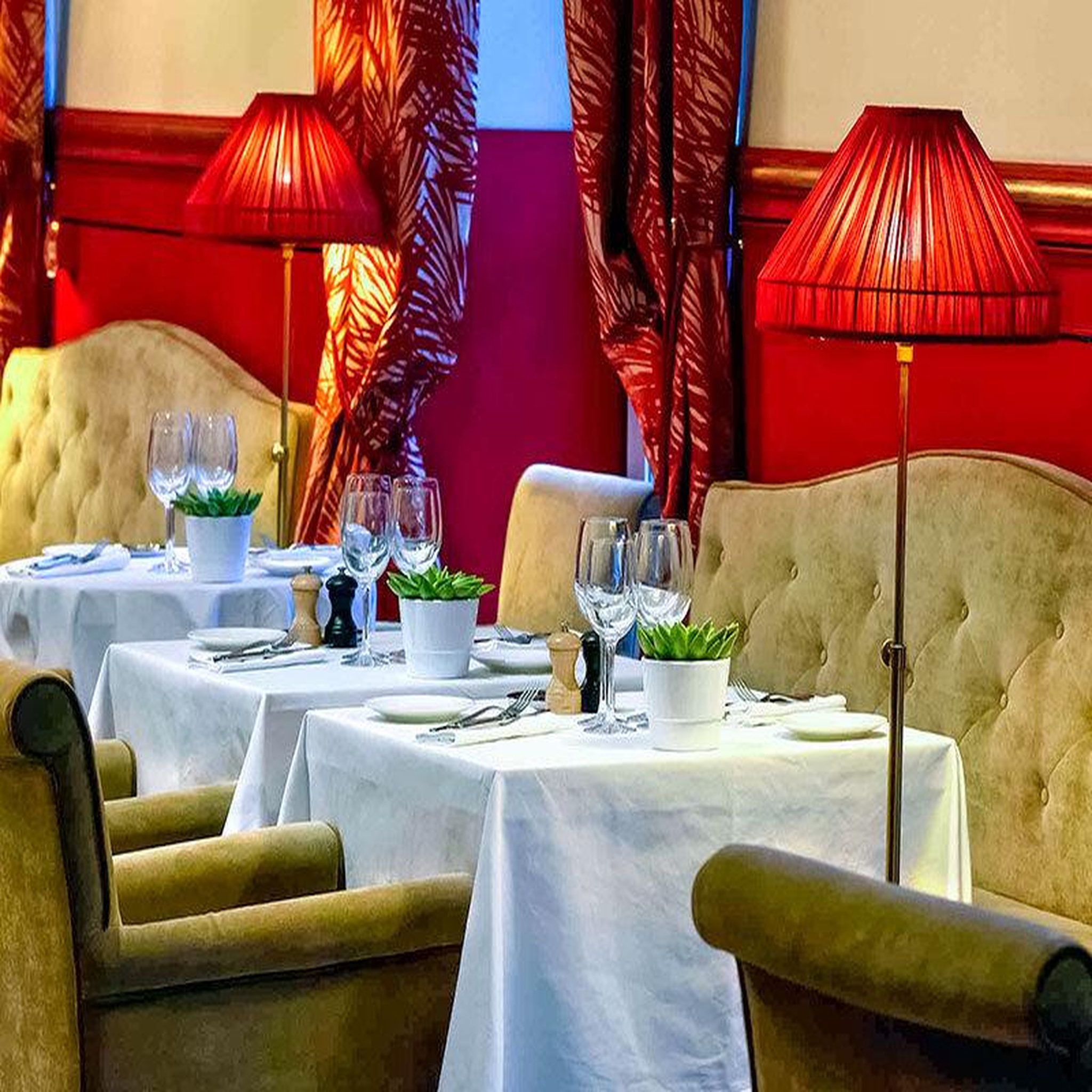Voir la diapositive 3 : Smartbox Séjour de 2 jours en hôtel 4* avec dîner près d'avignon - coffret cadeau séjour