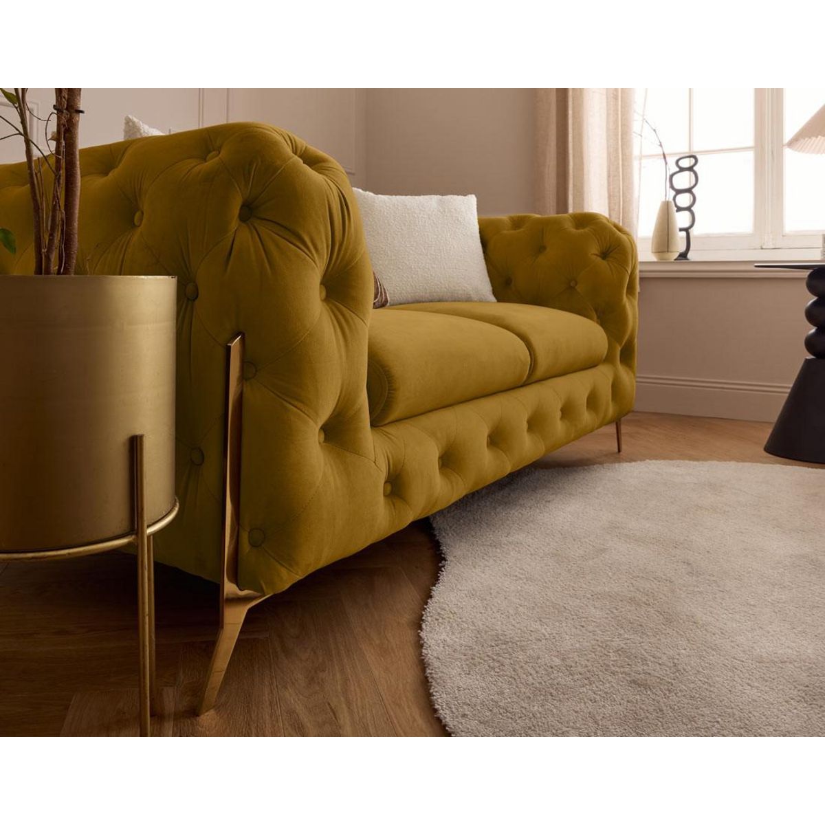 LISA DESIGN Camden - canapé 2 places chesterfield en velours - pieds en métal doré