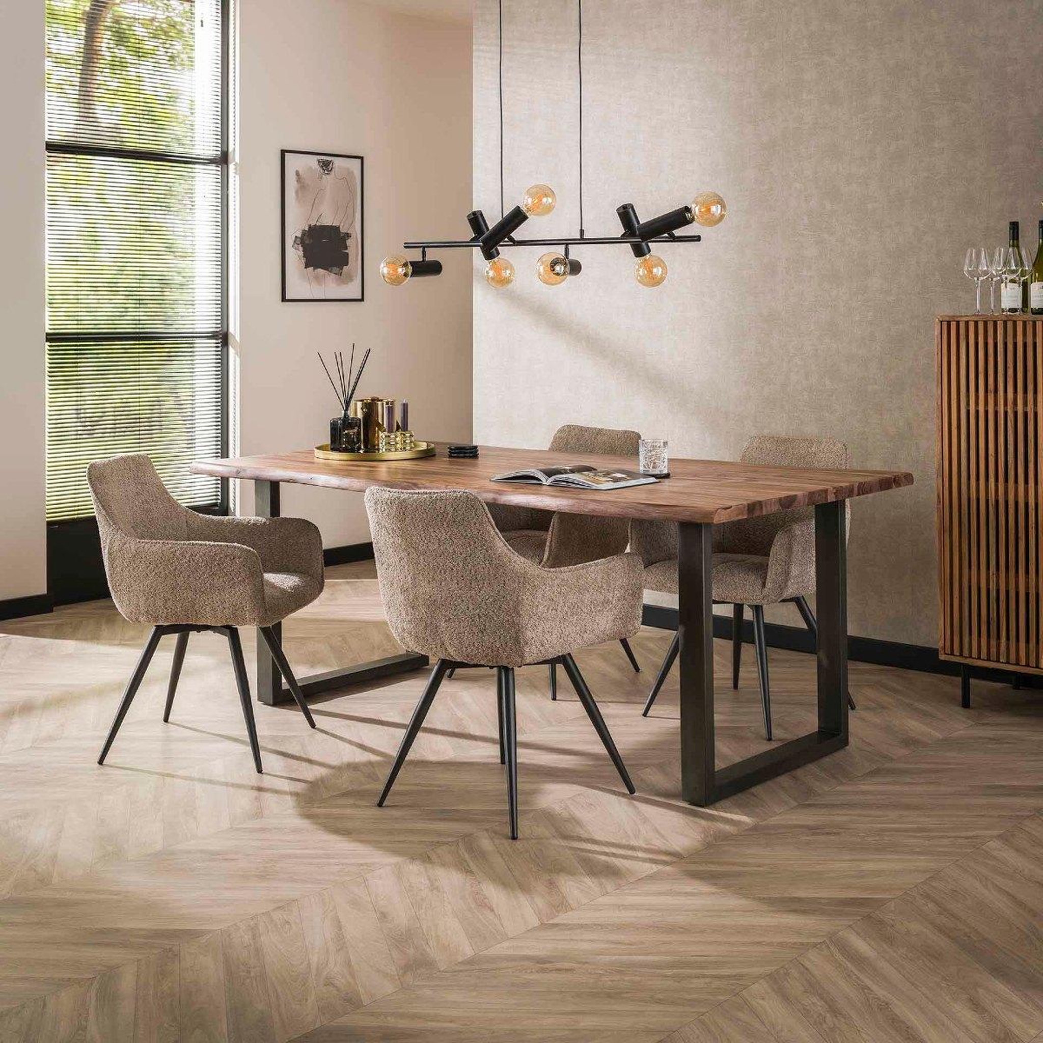 Voir la diapositive 3 : JLC KREATION Chaise pivotante avec accoudoir bouclé sable babcia (lot de 2)