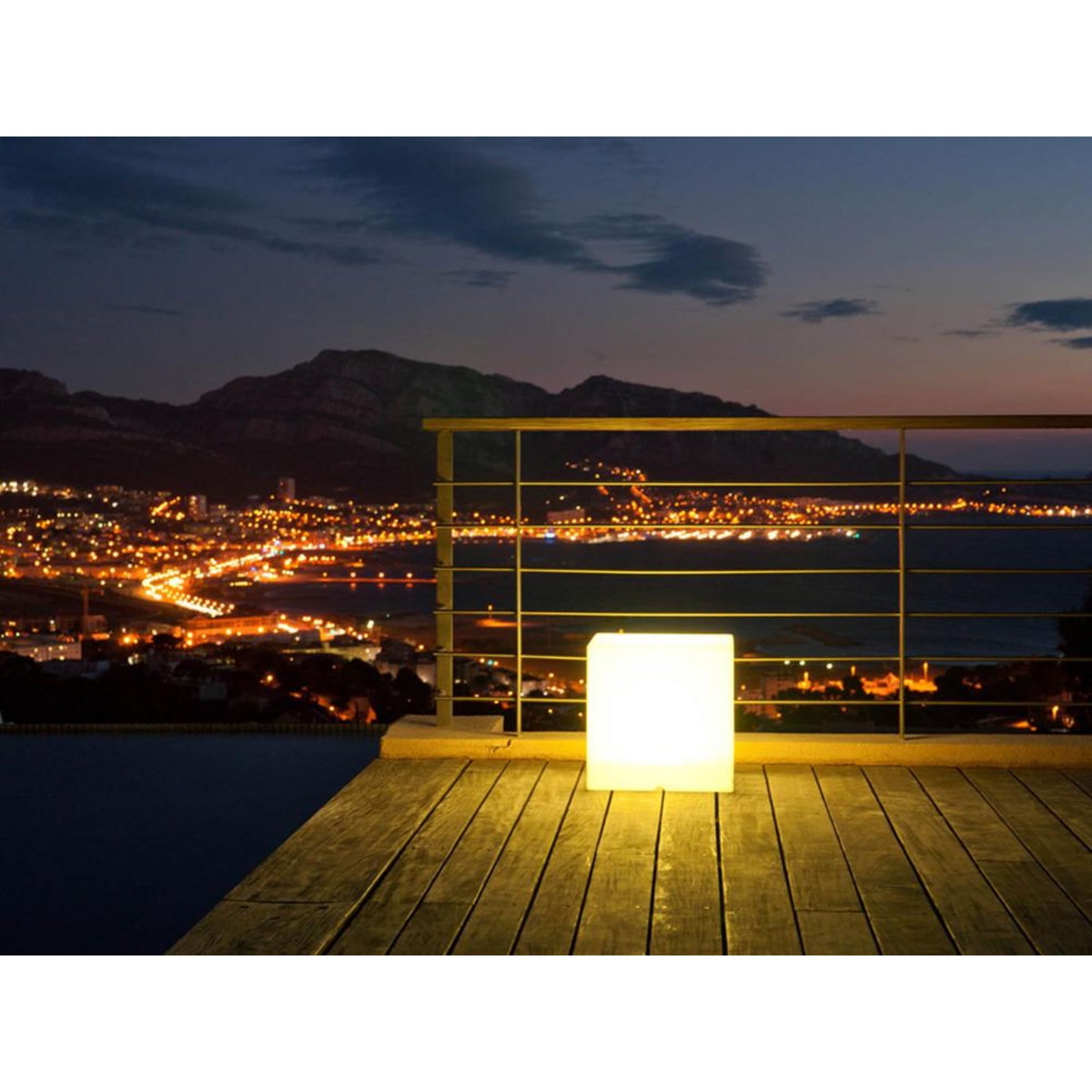 Lumisky Cube lumineux multicolore autonome 40 cm.