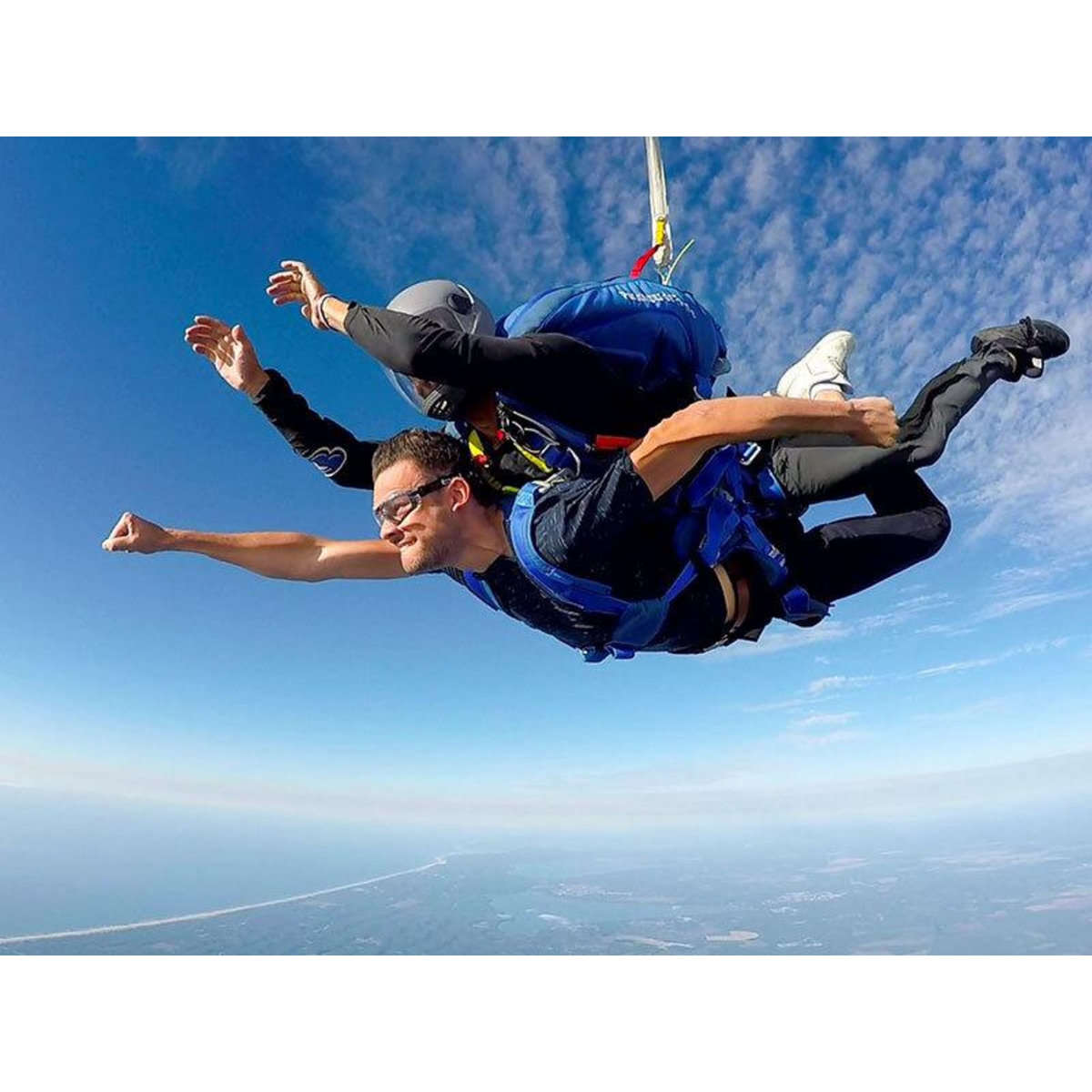 Smartbox Saut en parachute en tandem dans les Pyrénées - Coffret Cadeau Sport & Aventure