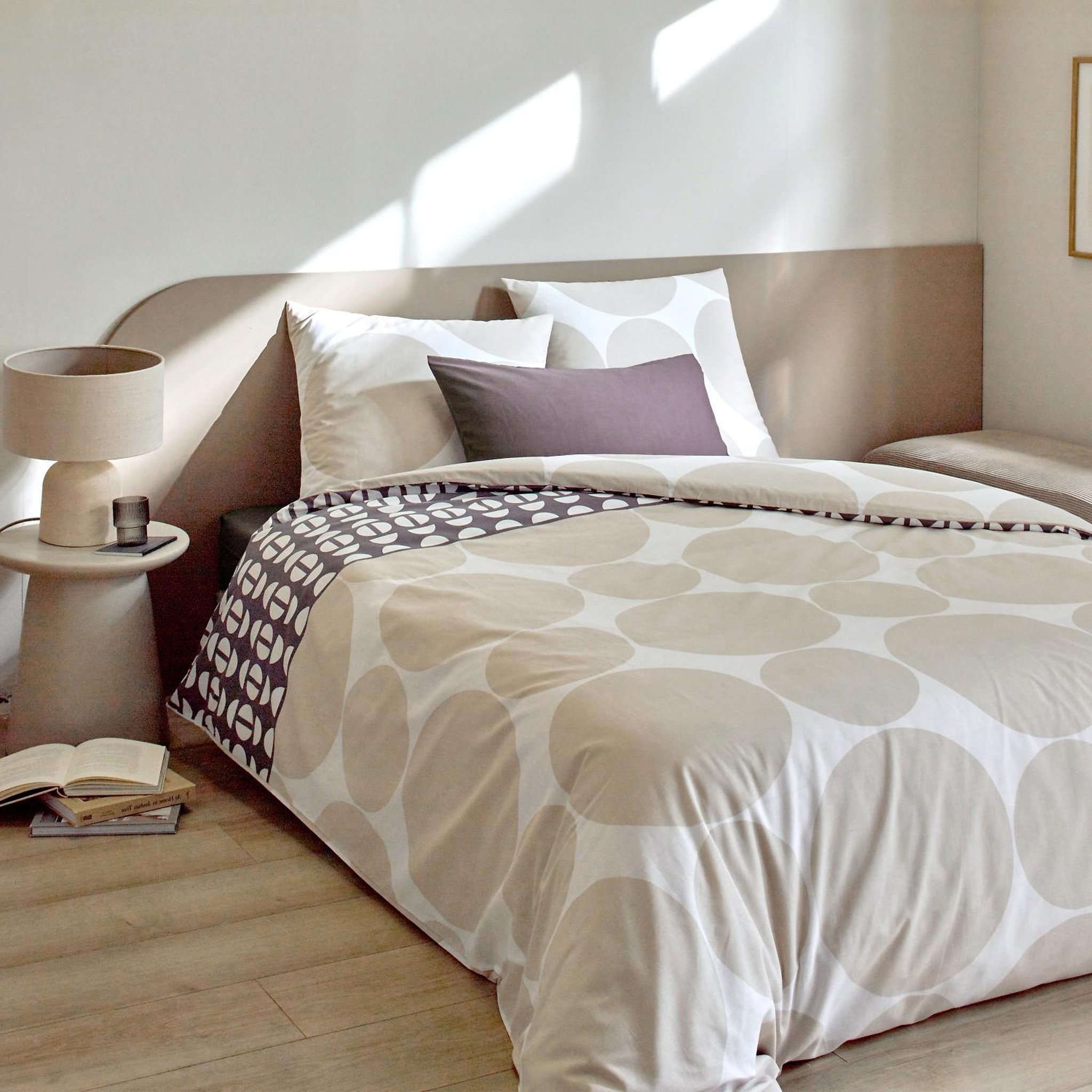 Home collection Parure housse de couette 100 %coton 51 pito. Coloris disponibles : Blanc
