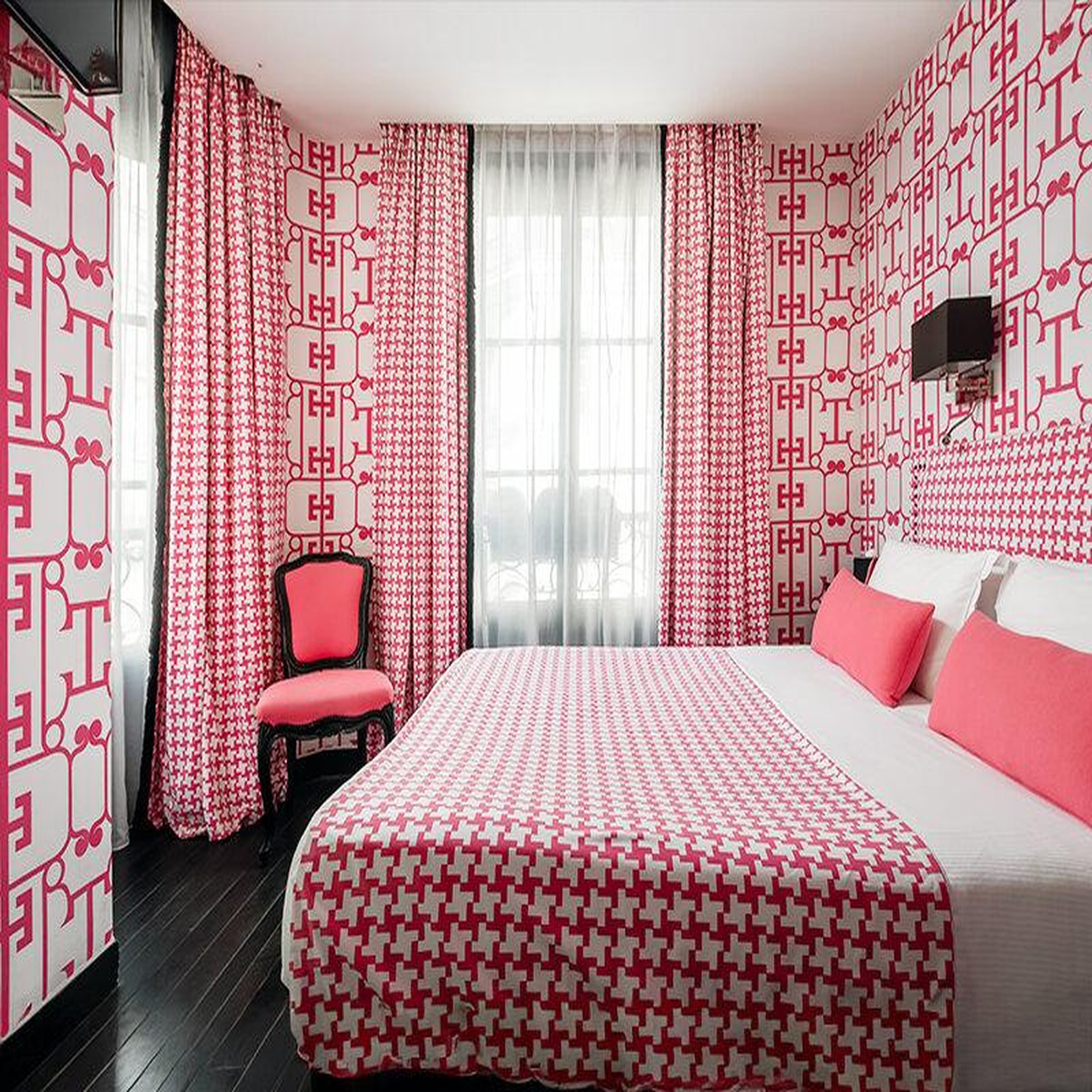 Voir la diapositive 2 : Smartbox 2 jours en hôtel de charme dans le 17e arrondissement de paris - coffret cadeau séjour