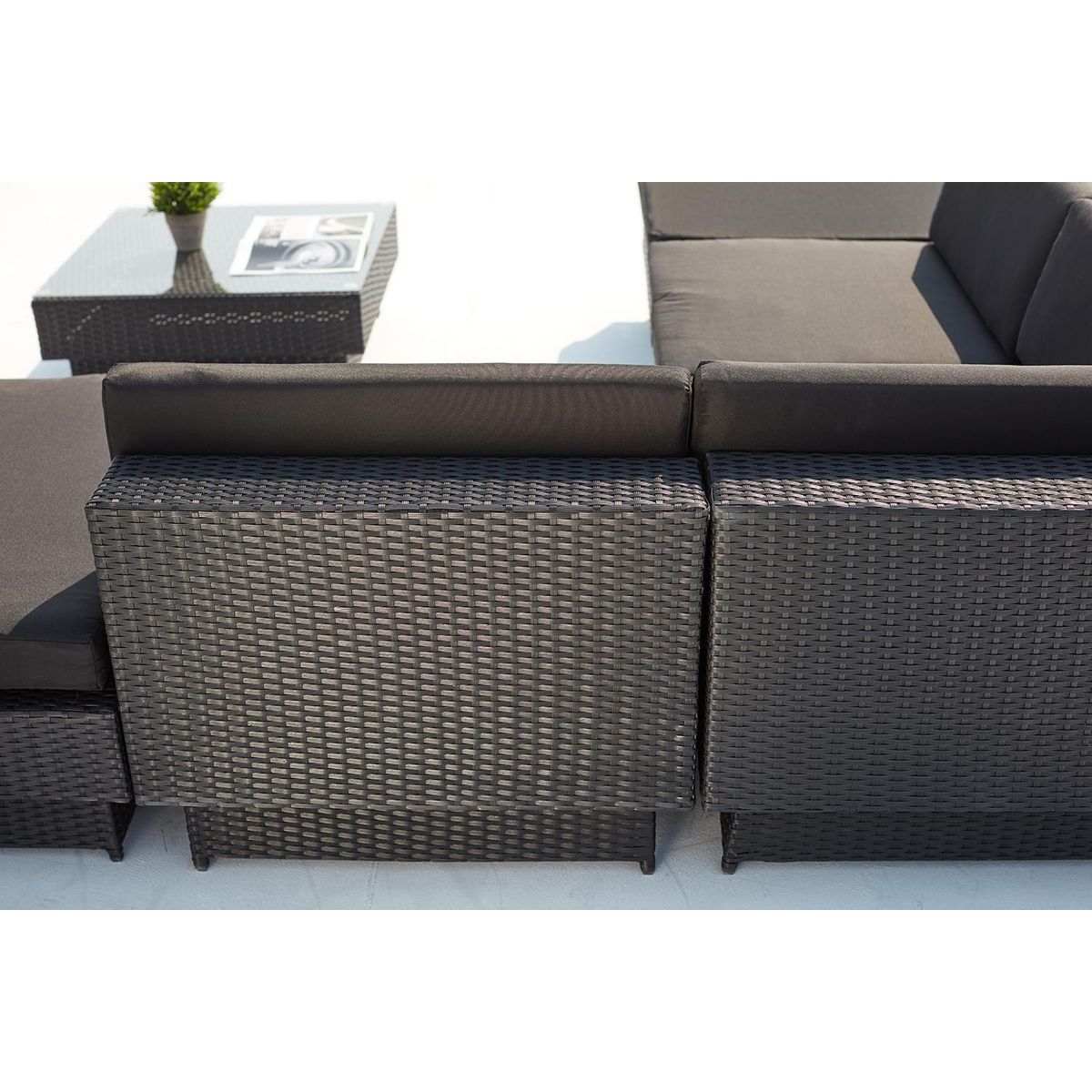 CONCEPT USINE Salon de jardin d'angle 5 places en résine tressée noir AMORGOS