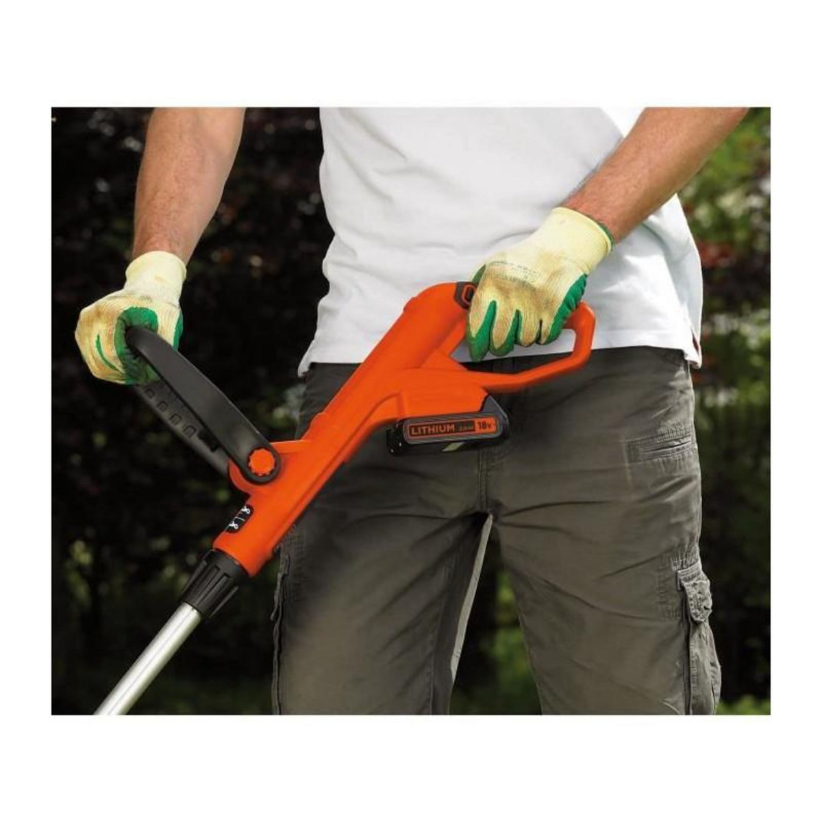 Black et Decker BLACK+DECKER Coupe-Bordure 23 cm 18 V 2 Ah - GLC1823L20-QW - Tete Pivotante 180°