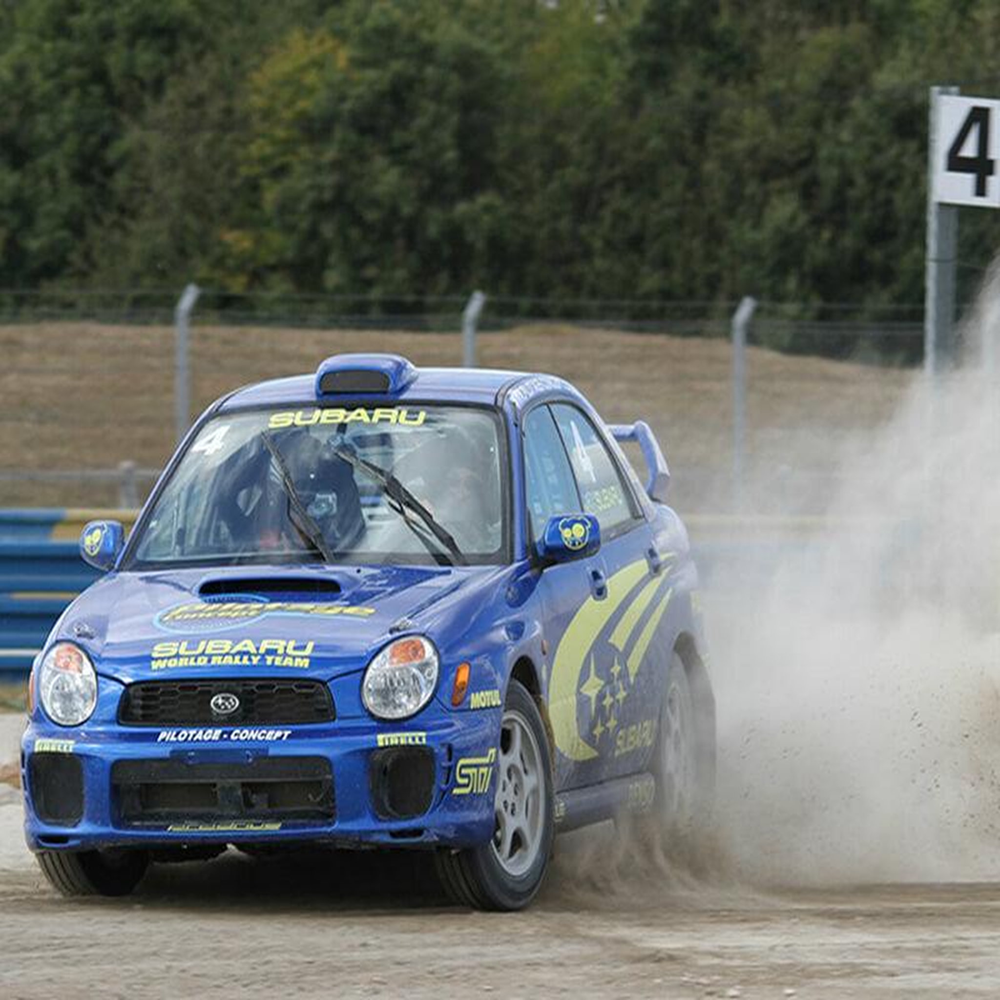 Voir la diapositive 2 : Smartbox Pilotage rallye : 8 tours en subaru impreza groupe n sur le circuit de dreux - coffret cadeau sport & aventure