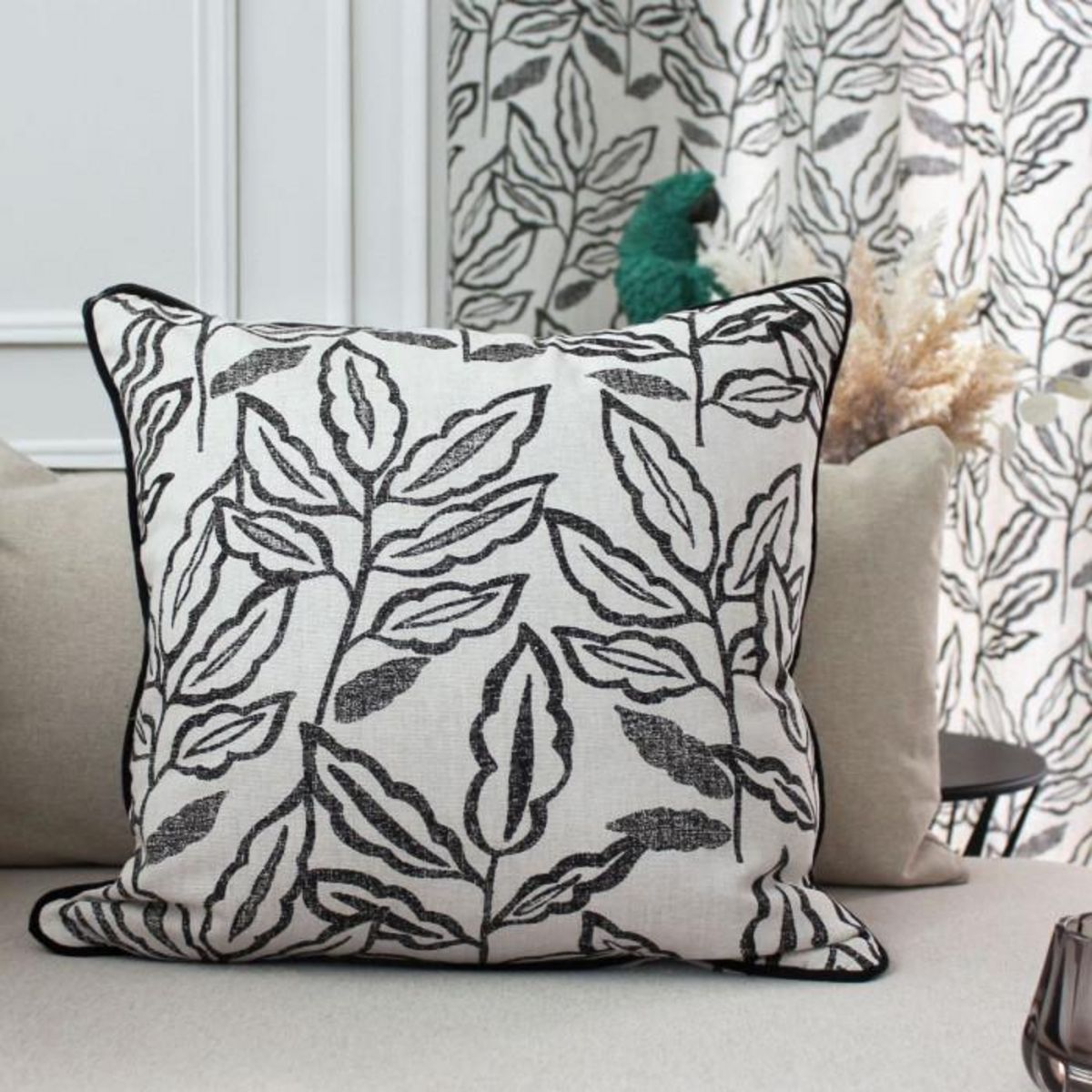 Paris Prix Coussin Déco à Motifs  Lodge  40x40cm Écru & Noir