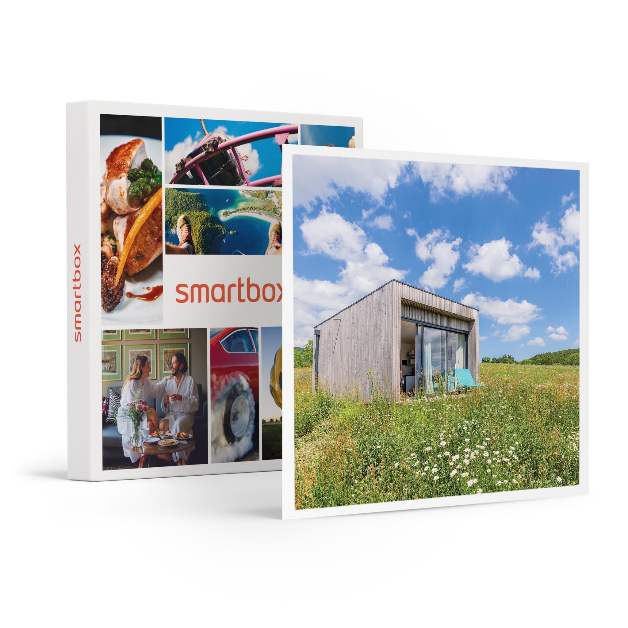 Voir la diapositive 1 : Smartbox Escapade en famille de 3 jours en maison en bois avec séance de sauna à Chastreix - Coffret Cadeau Séjour