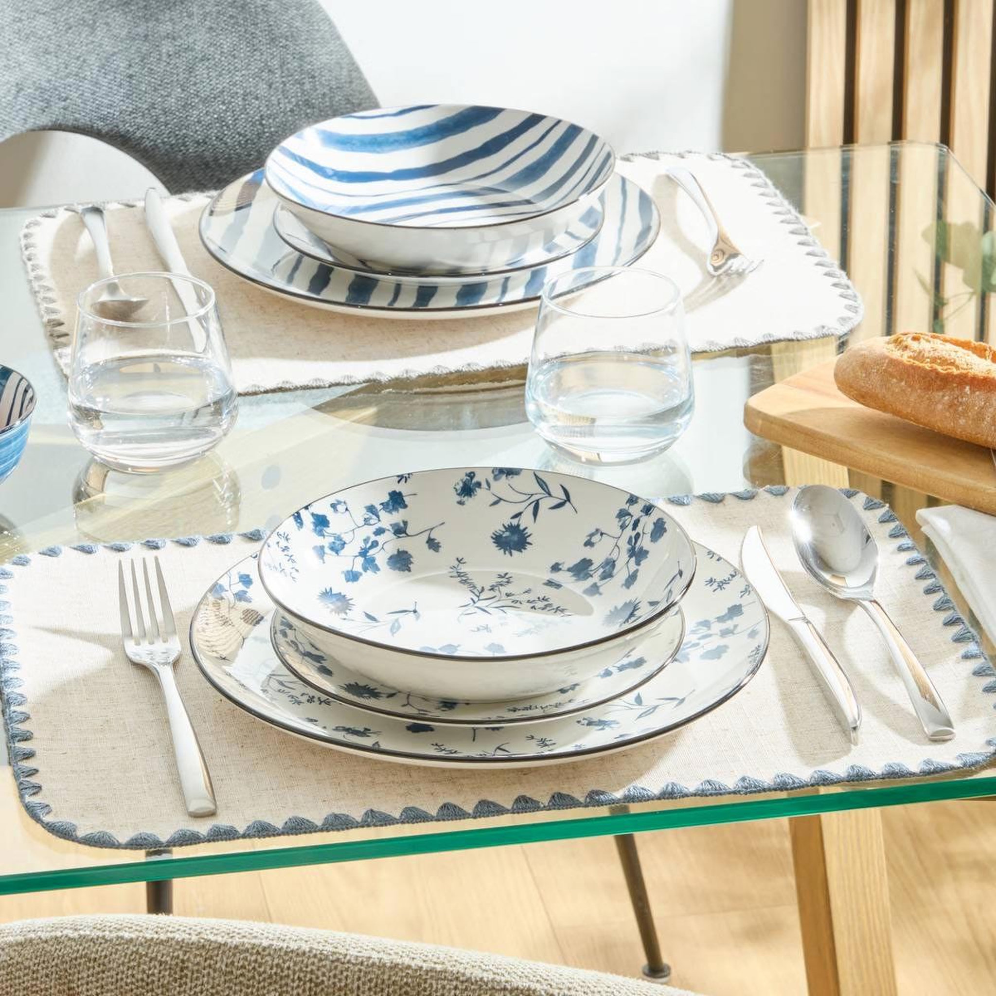Voir la diapositive 3 : SECRET DE GOURMET Lot de 6 assiettes creuses  umami fleur  20cm bleu