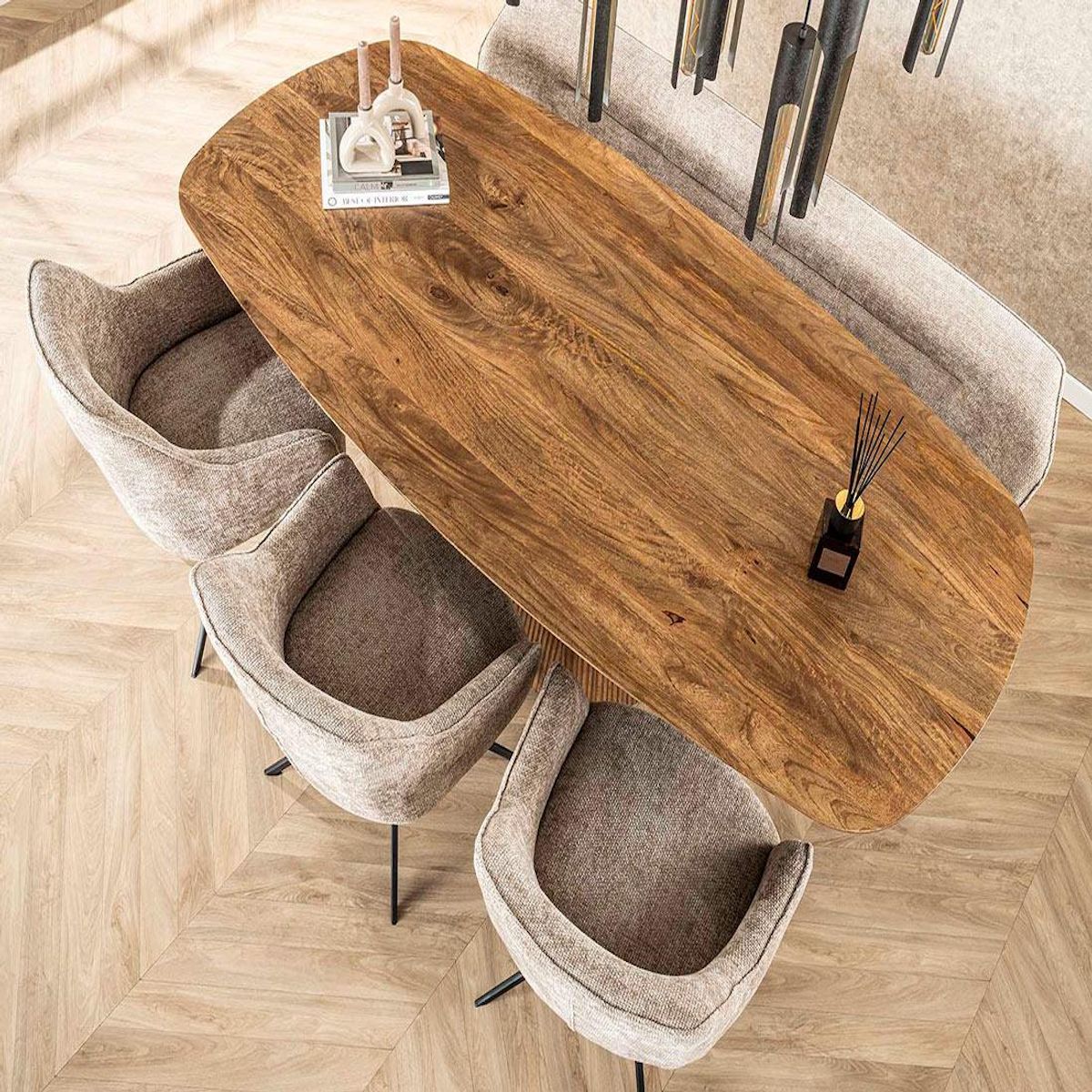 LISA DESIGN Dayo - table à manger en bois massif de manguier - 6 à 8 personnes