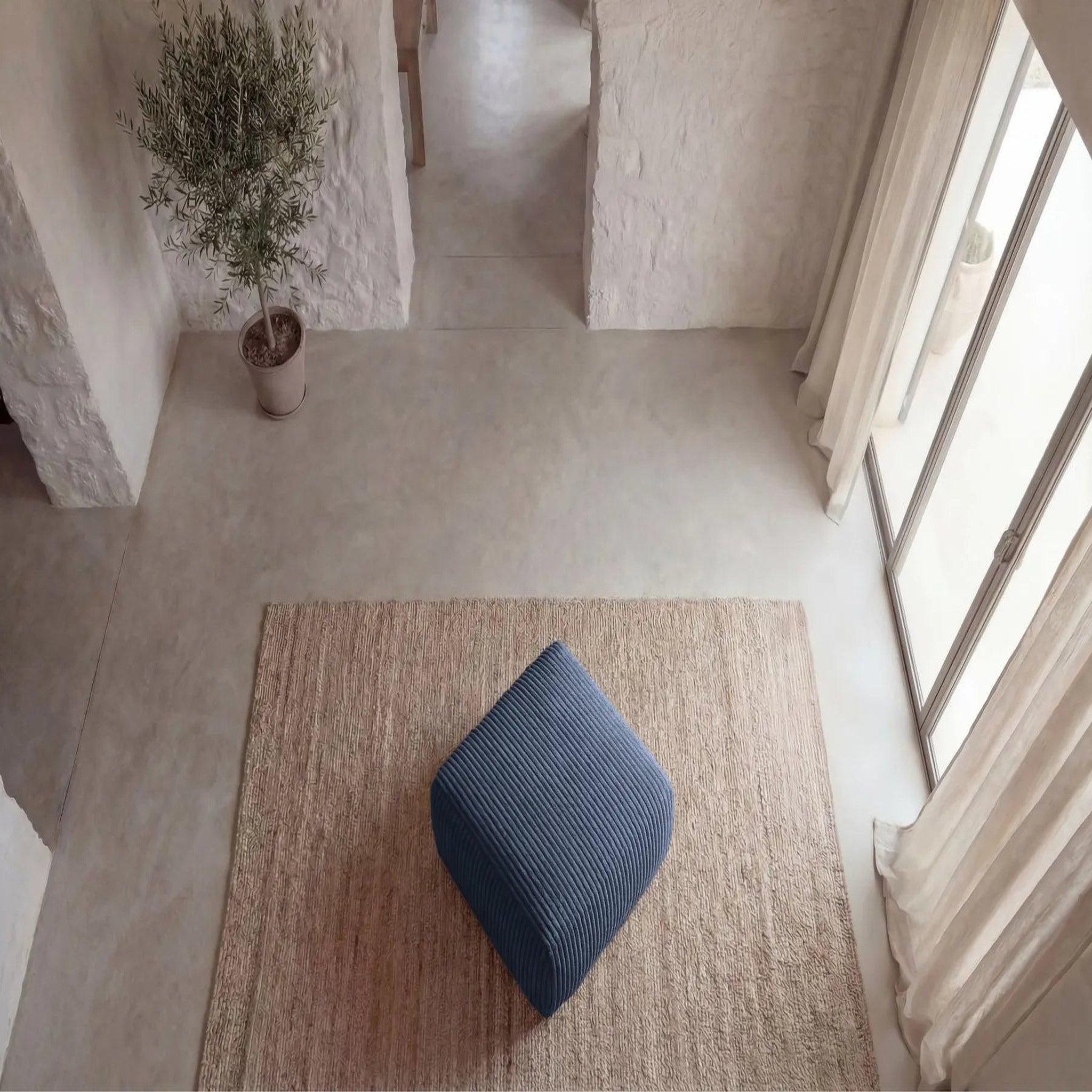 Voir la diapositive 5 : CASANOVA PARIS Elio - pouf velours côtelé