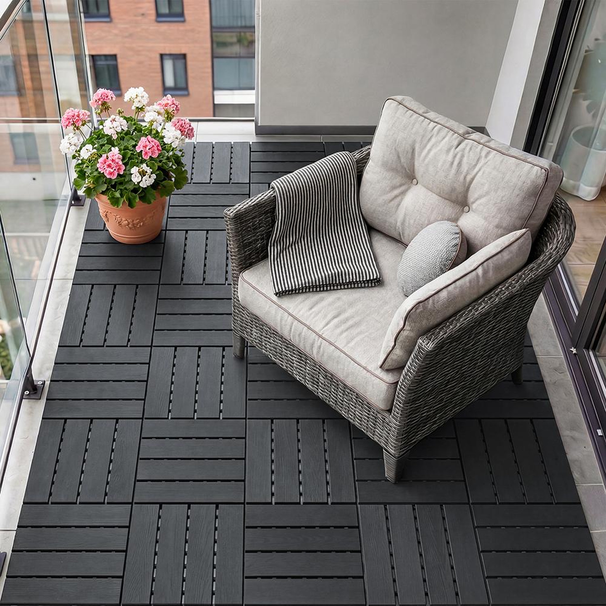 Voir la diapositive 2 : SOBUY Dalle Sol Modulaire Noir 30x30x2cm SDA15-HG
