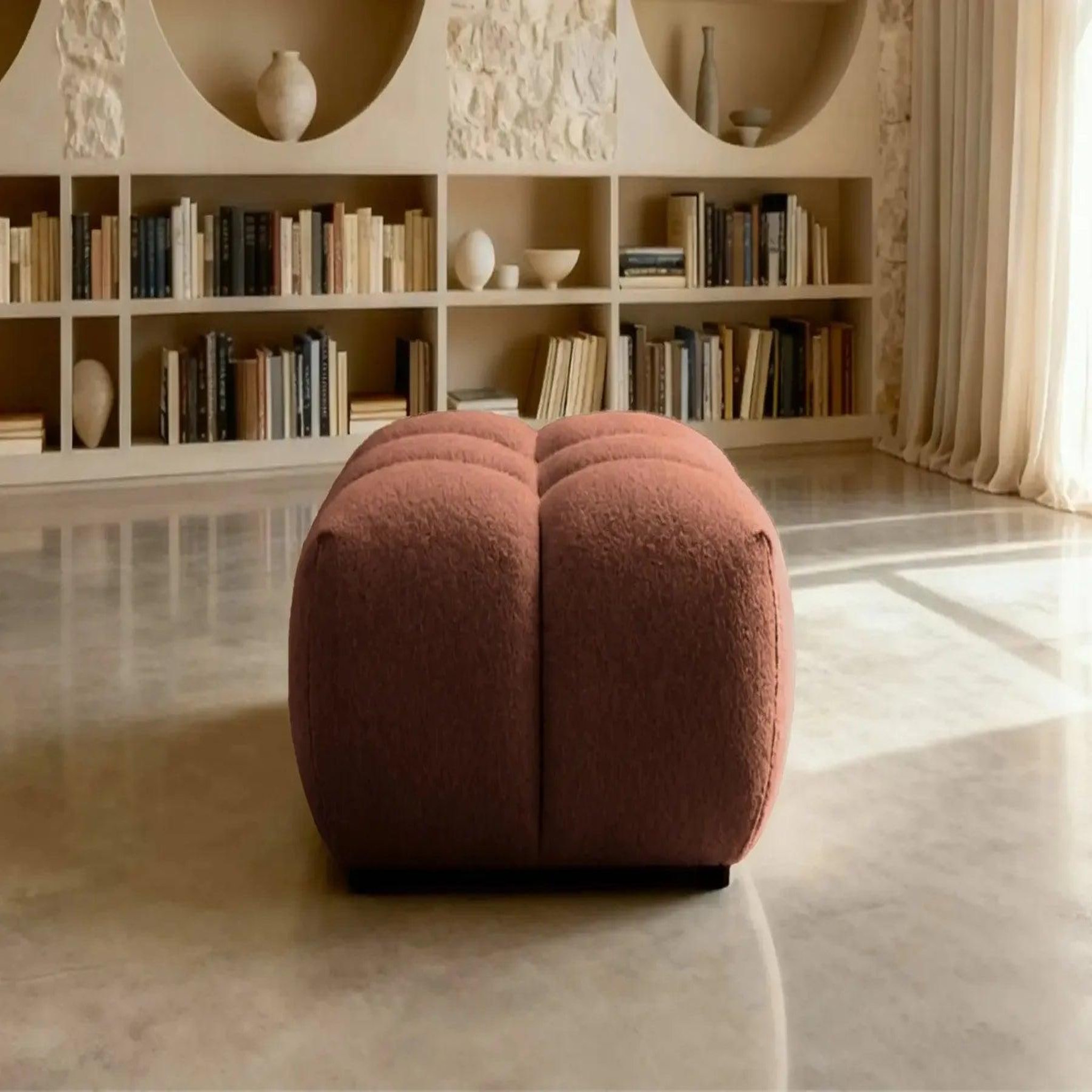 Voir la diapositive 3 : CASANOVA PARIS Alexia - pouf tissu bouclette
