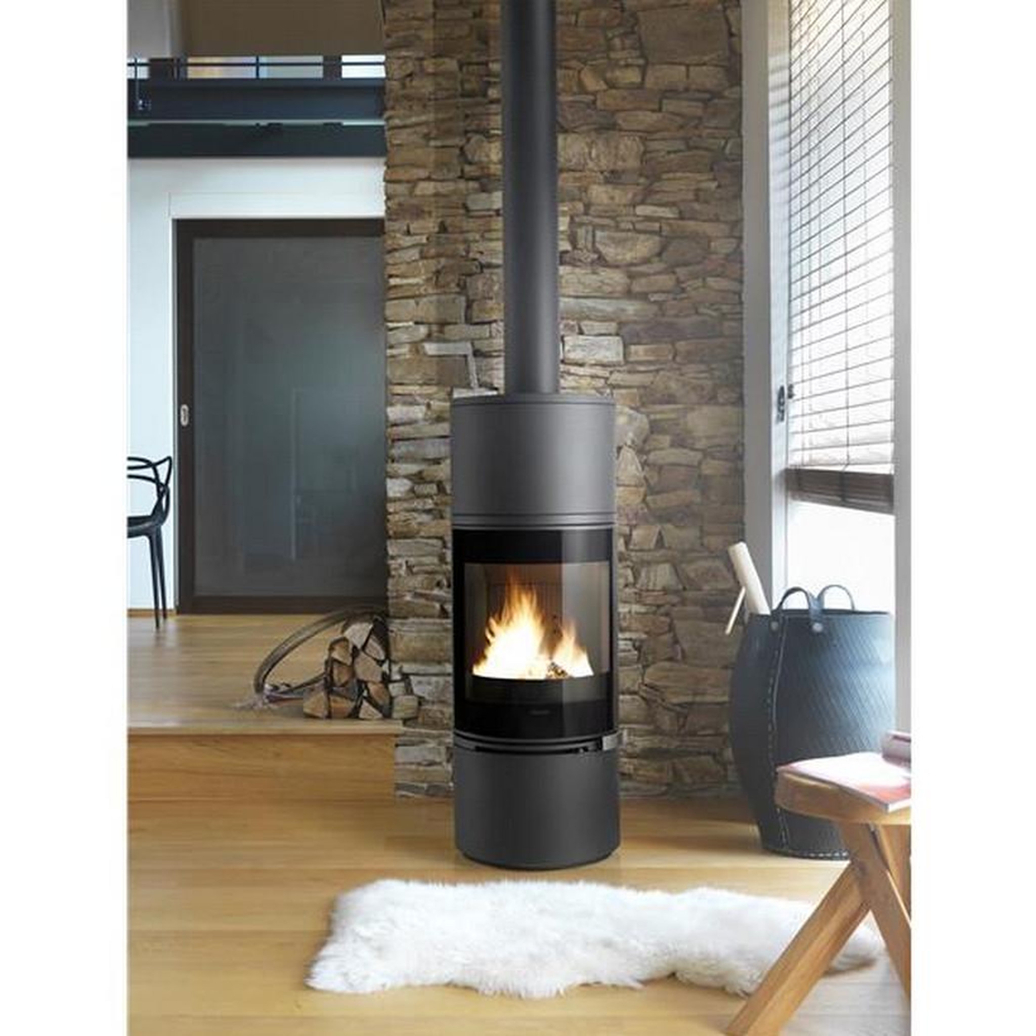 Voir la diapositive 3 : Invicta Poêle à bois 6kw noir - p610744