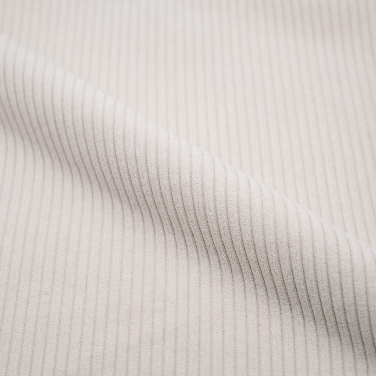 Rendez vous déco Canapé modulable en velours blanc 2 places avec pouf-Mina