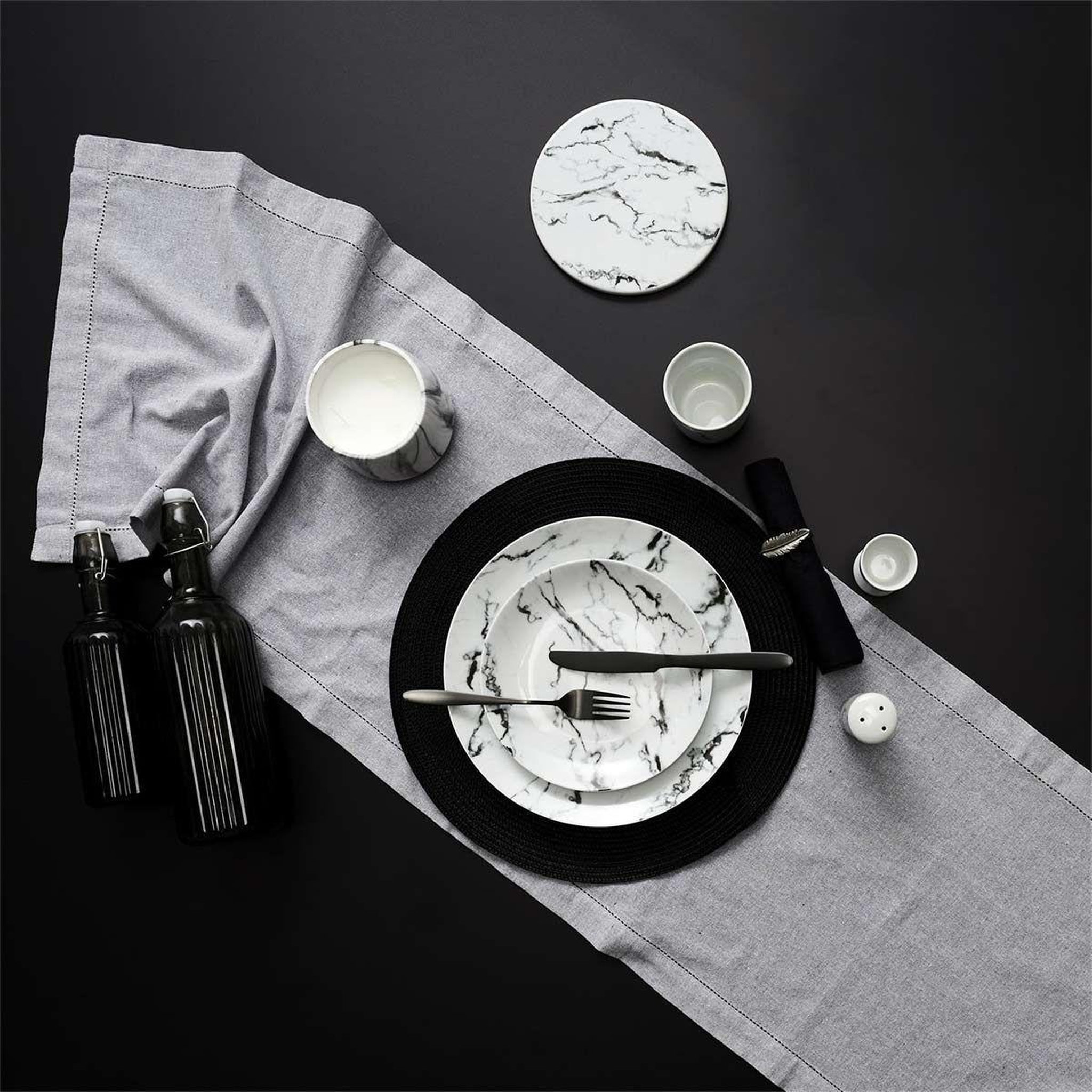 Voir la diapositive 3 : The Home Deco Factory Salière & Poivrière Design  Marbré  8cm Blanc