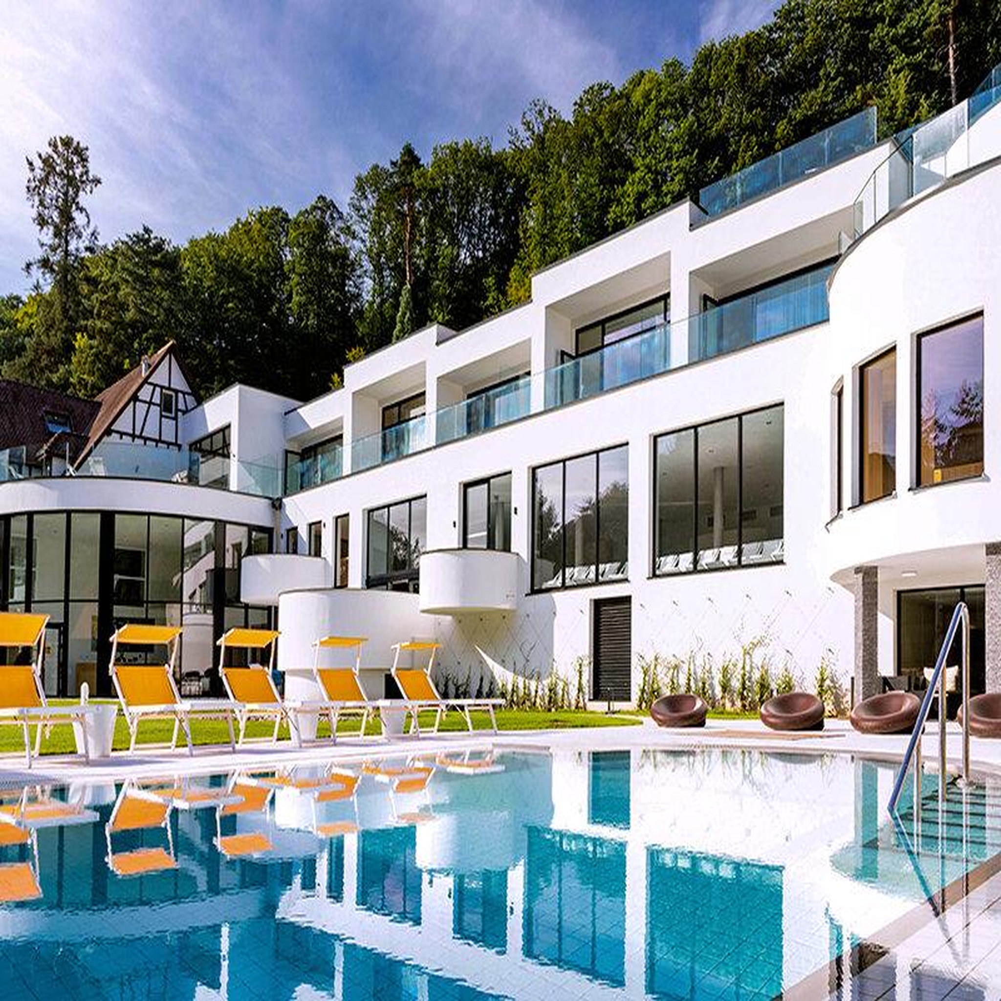 Voir la diapositive 4 : Smartbox 2 jours en suite en hôtel 4* près de Strasbourg avec accès au spa - Coffret Cadeau Séjour