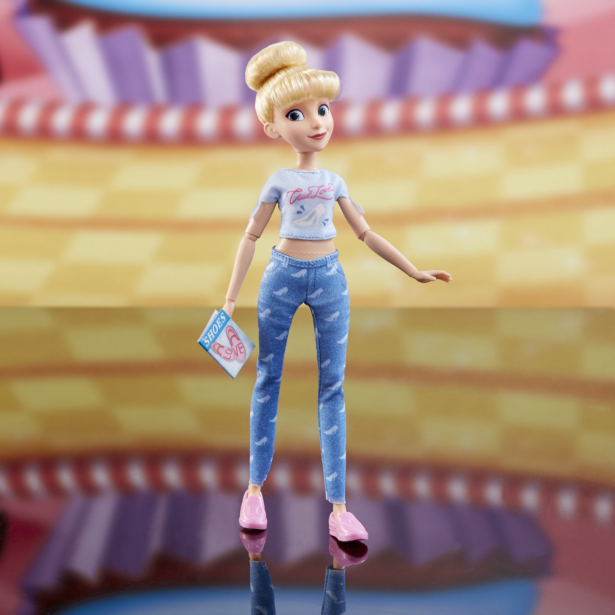 Voir la diapositive 2 : HASBRO Poupée princesse Disney Cendrillon avec tenue et accessoires
