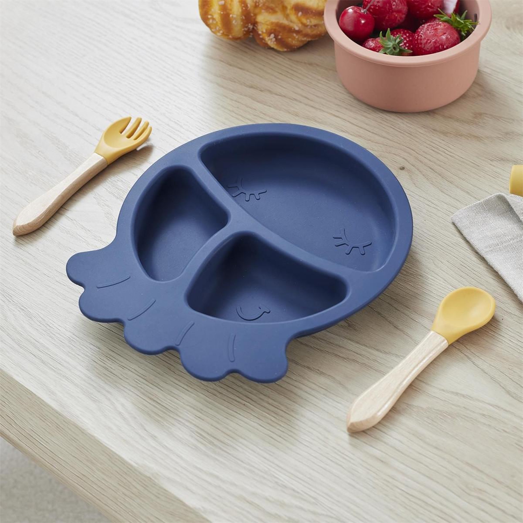 Voir la diapositive 3 : Tom & Zoé Assiette bébé en silicone  pieuvre  23cm bleu