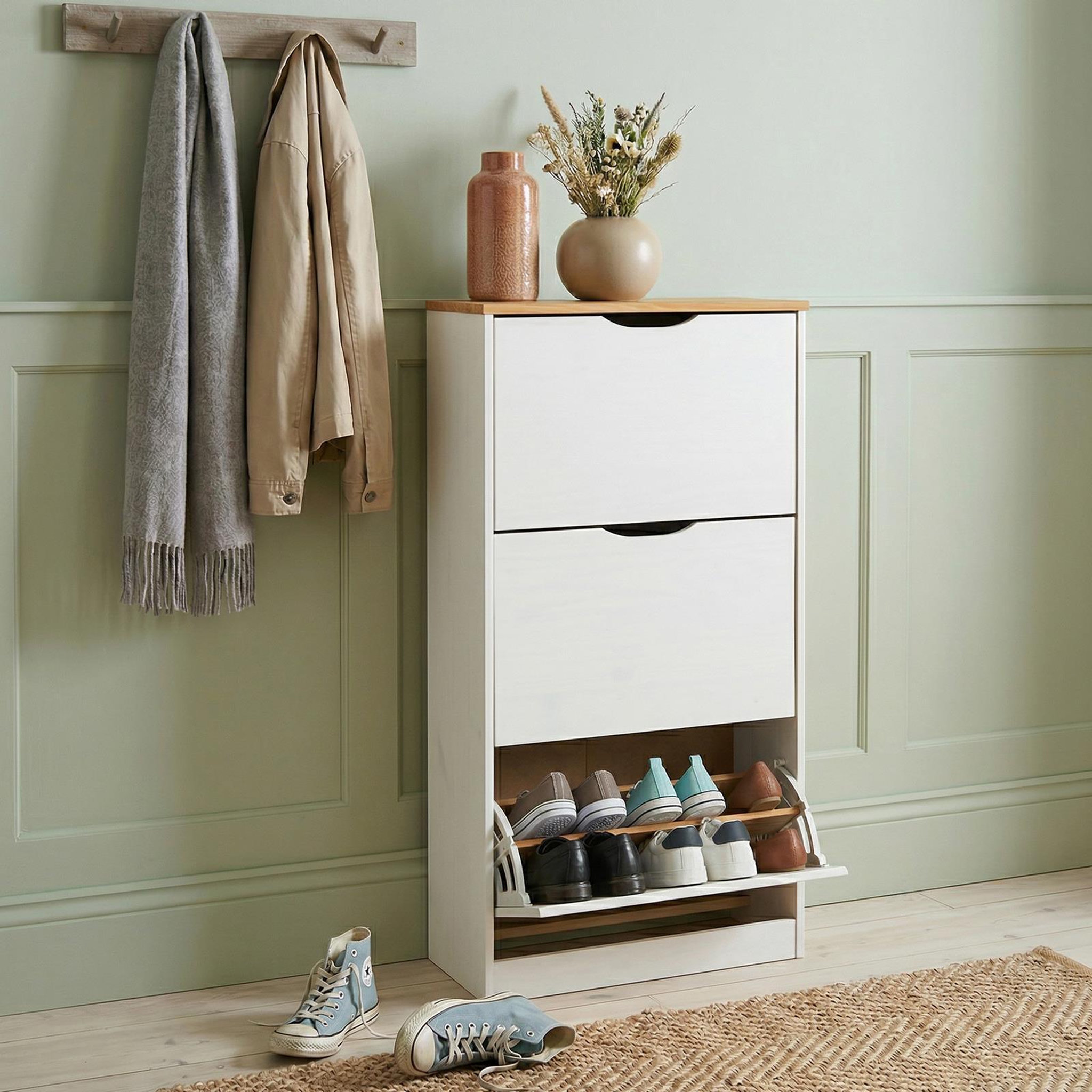 Voir la diapositive 2 : IDIMEX Meuble à chaussures en pin BASIL