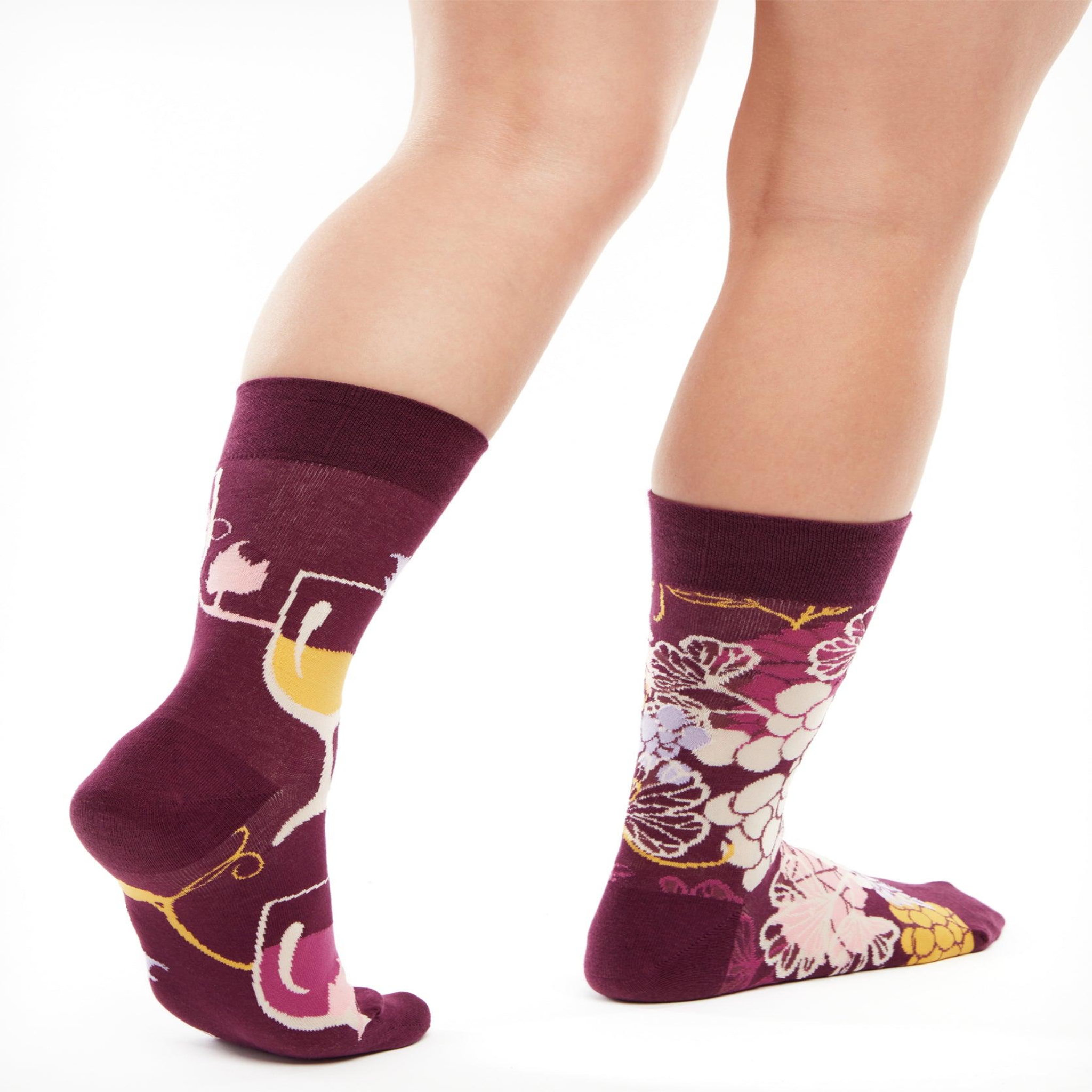 Voir la diapositive 3 : DEDOLES Chaussettes vin rouge et raisins