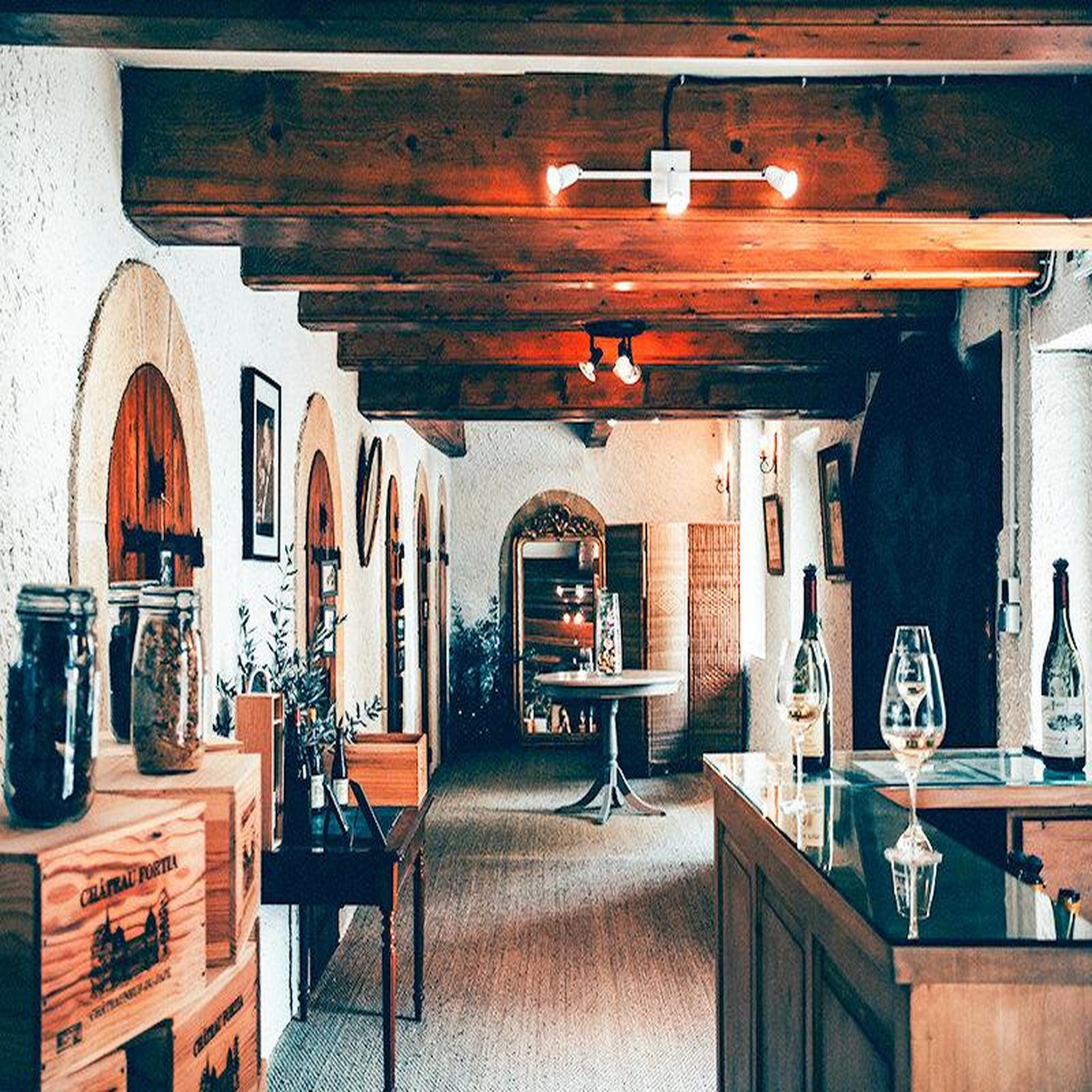 Voir la diapositive 2 : Smartbox Dégustation de 5 vins et visite de cave à châteauneuf-du-pape - coffret cadeau gastronomie