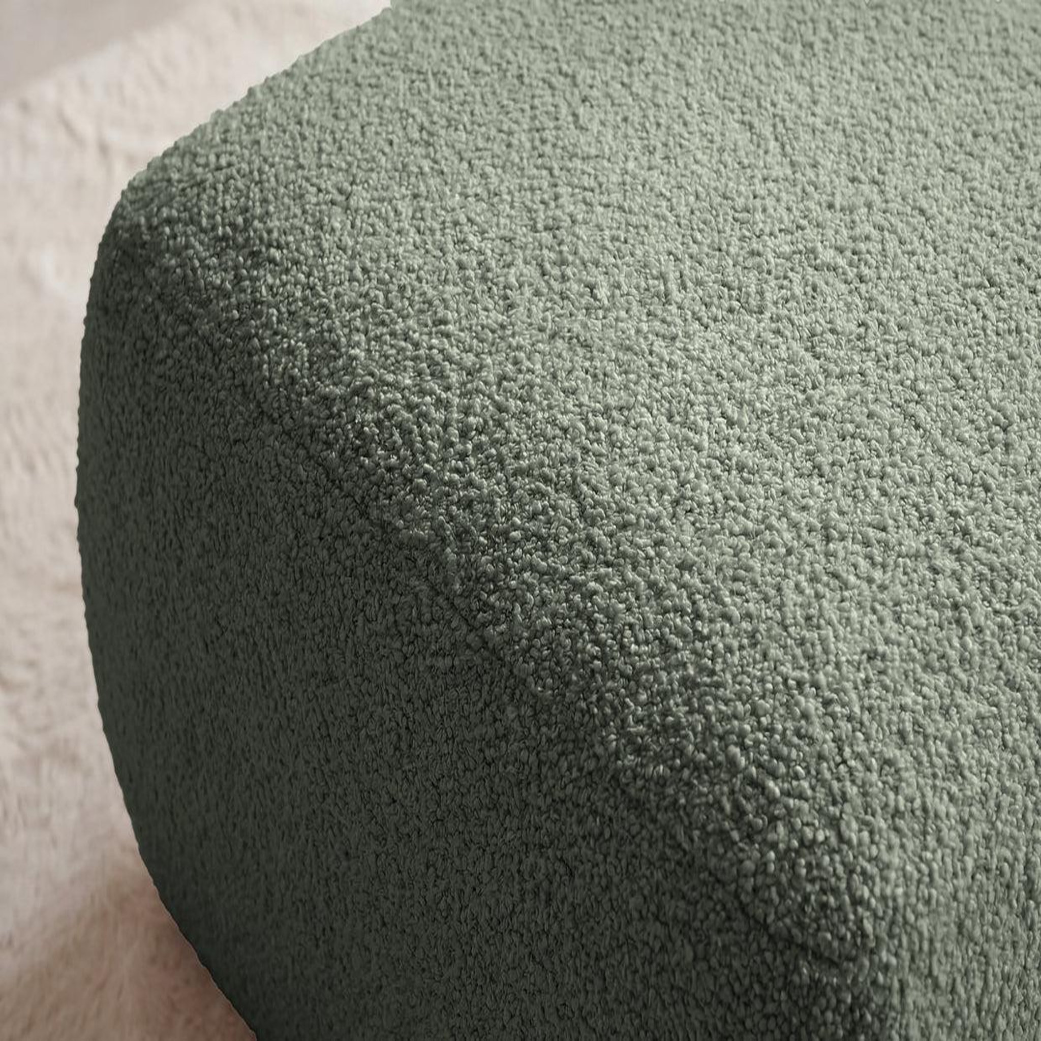 Voir la diapositive 4 : CASANOVA PARIS Ariel - pouf en tissu bouclette 80x80x40