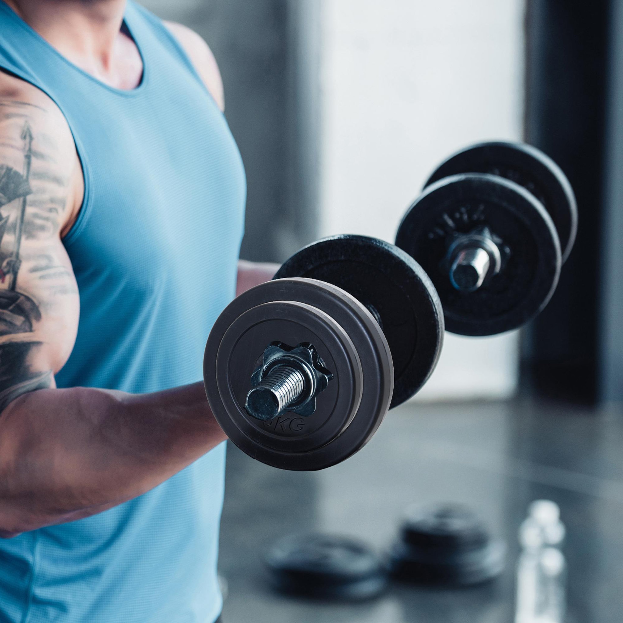 Voir la diapositive 2 : HOMCOM Disques de poids - lot de 4 disques d'haltère - ensemble de poids 5 kg et 10 kg - poids total 30 kg - entraînement musculaire & haltérophilie - hdpe noir