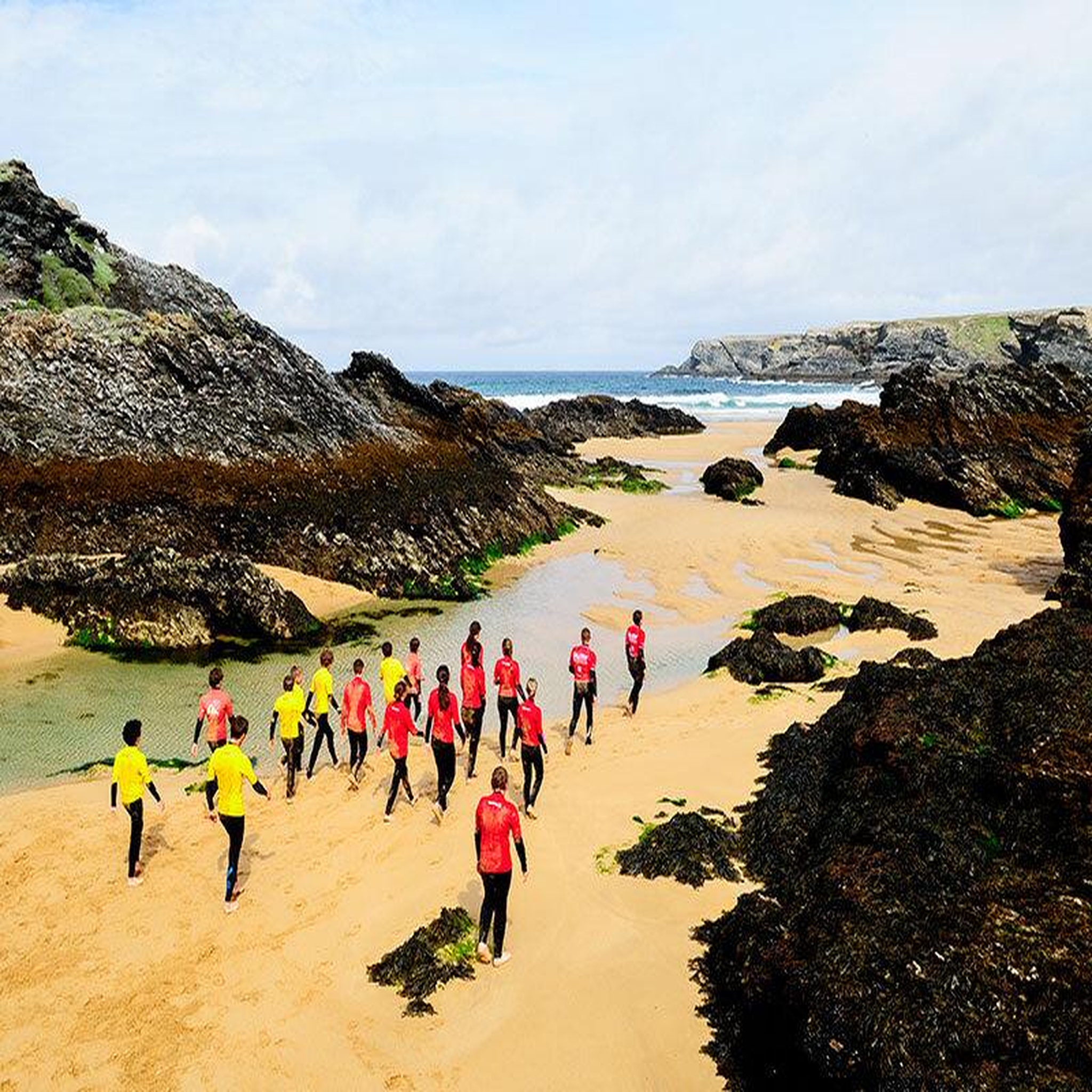 Voir la diapositive 4 : Smartbox 3 sessions de surf d'1h30 à belle-île-en-mer - coffret cadeau sport & aventure