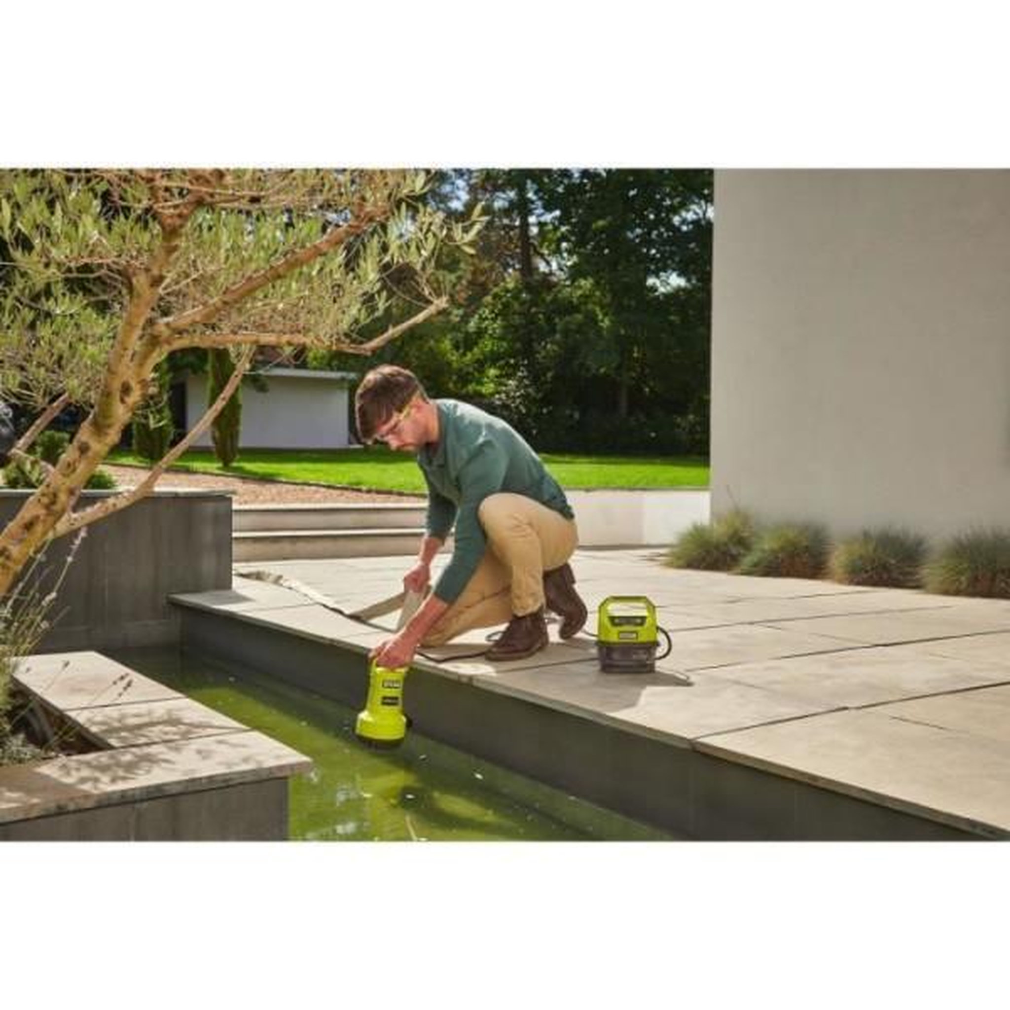 Voir la diapositive 3 : Ryobi RYOBI - Pompe d'évacuation 18V - 4 200 l/h - immersion maxi. 5 m - IPX7 - minuterie 3 réglages - vendue sans batterie - RY18SP