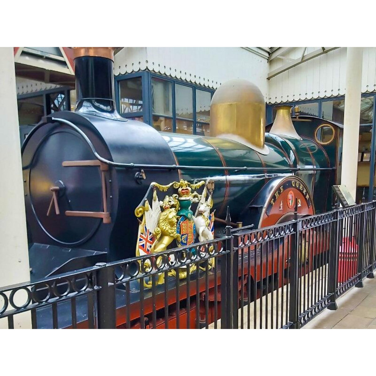 Smartbox Journée au château de Windsor et son village depuis Londres - Coffret Cadeau Sport & Aventure