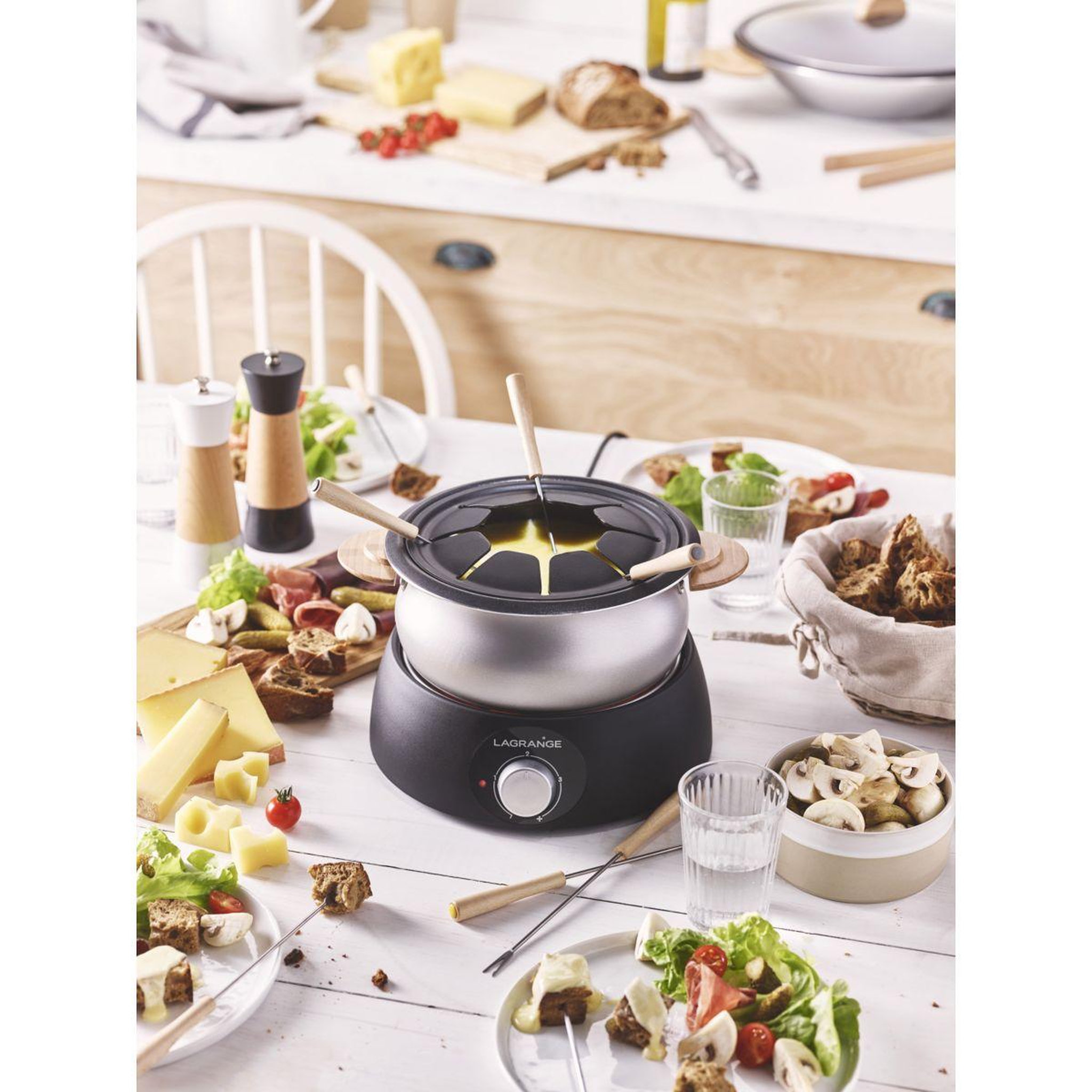 Voir la diapositive 4 : LAGRANGE Fondue Fondue Classic bois clair 8 pers 349015