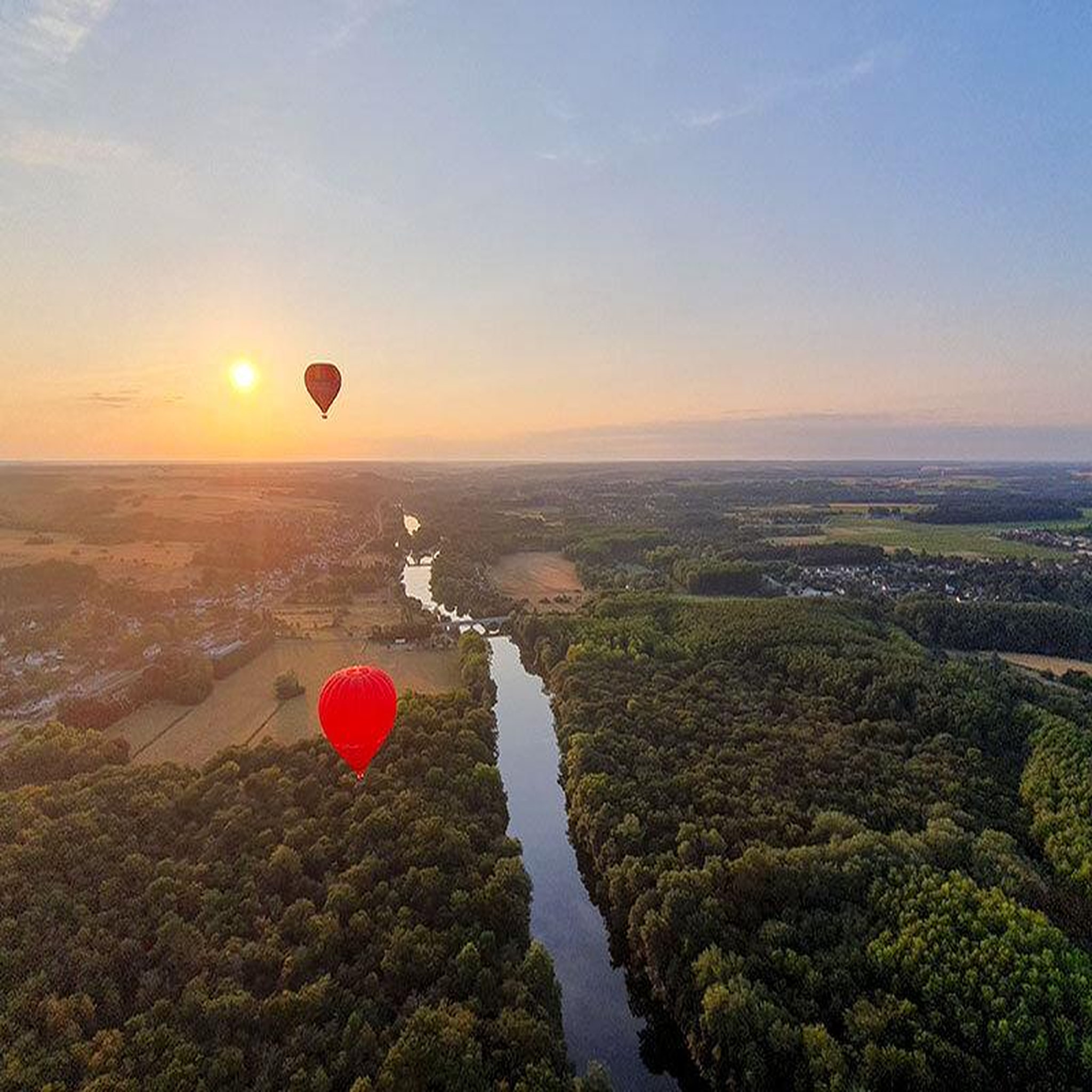Voir la diapositive 2 : Smartbox Vol en montgolfière au-dessus de la Vallée de la Loire - Coffret Cadeau Sport & Aventure
