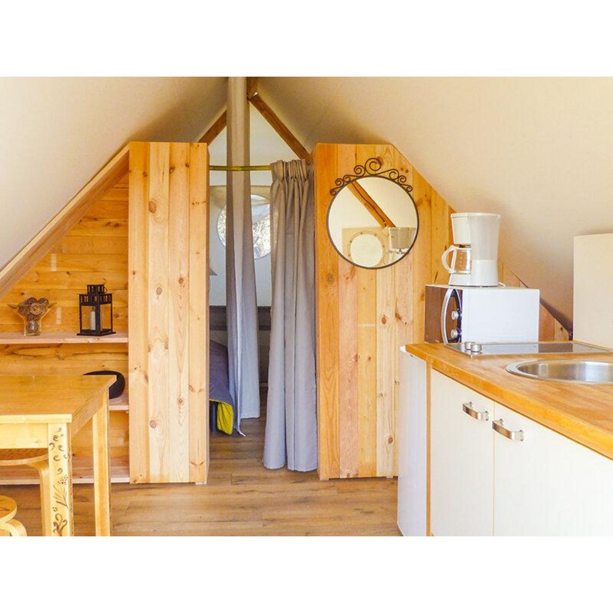 Smartbox Séjour insolite en famille de 2 jours en tente trappeur, près de Toulouse - Coffret Cadeau Séjour