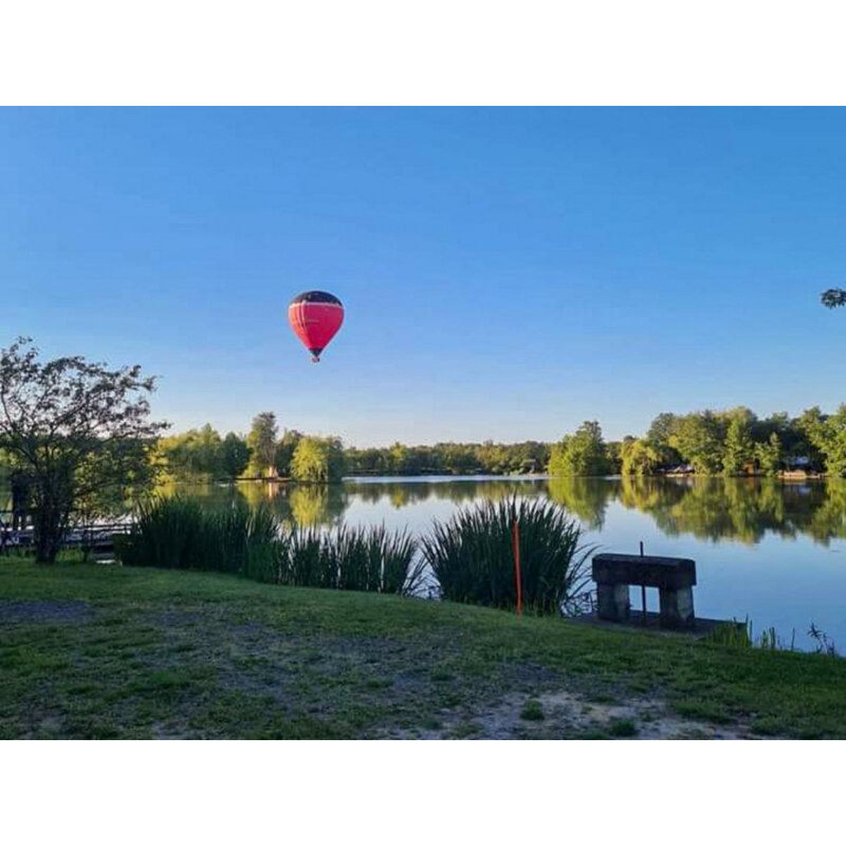 Smartbox Vol en montgolfière au-dessus des étangs de la Dombes en semaine - Coffret Cadeau Sport & Aventure