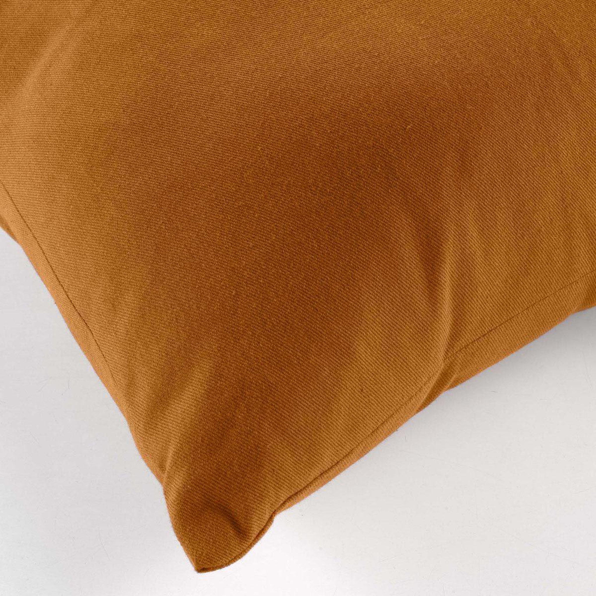 Voir la diapositive 2 : Douceur d'Intérieur Coussin déco  twily  45x45cm camel